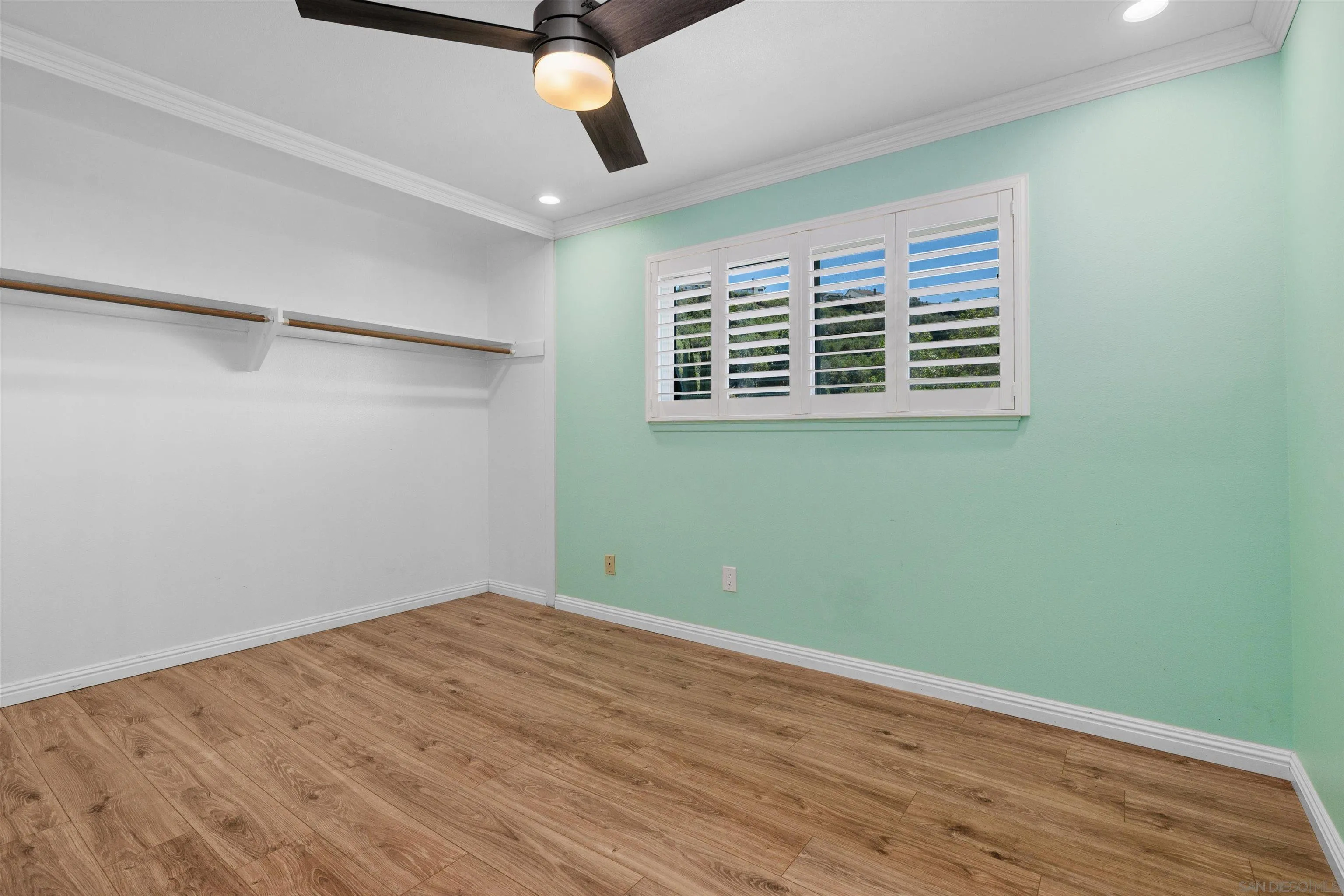 https://cdn.realtyfeed.com/cdn/127/260015067/65f582ab9093b6cd4807d7d6f7f95c01.webp