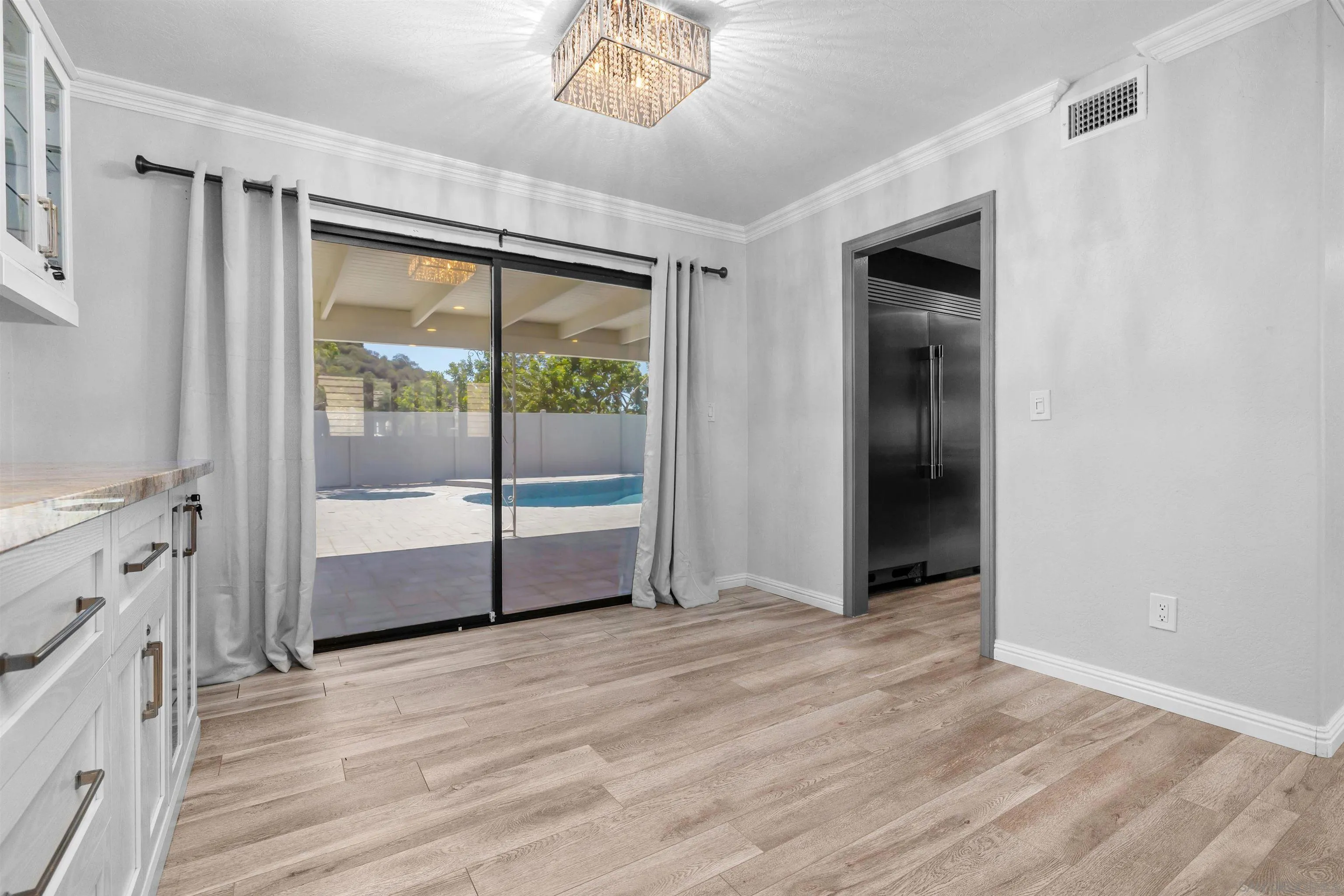https://cdn.realtyfeed.com/cdn/127/260015067/677d2c30d65b15a863252f7f484d2a1b.webp