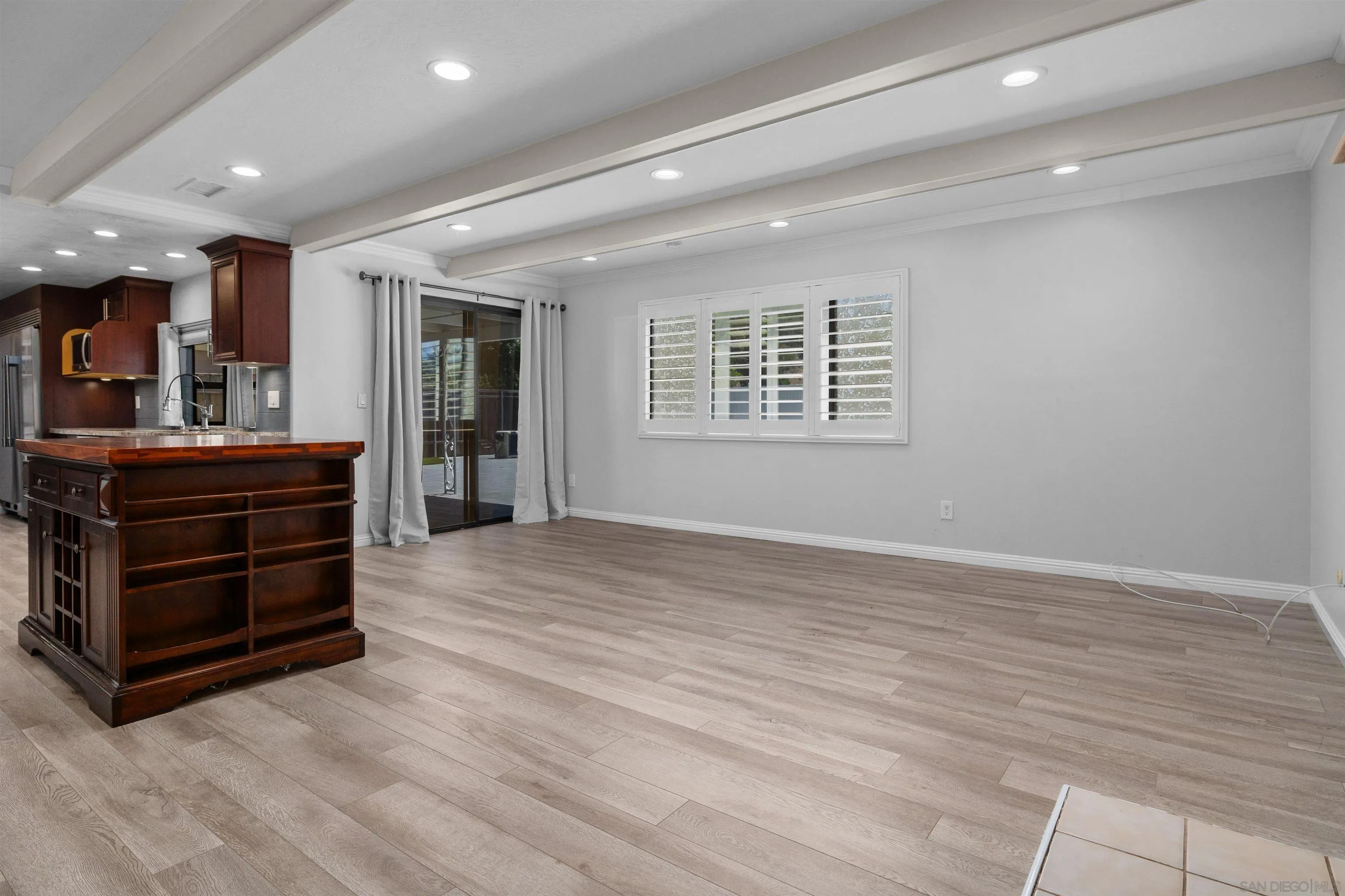 https://cdn.realtyfeed.com/cdn/127/260015067/f6eee89ec16d4d43785c4dfb6e4eb8a2.webp