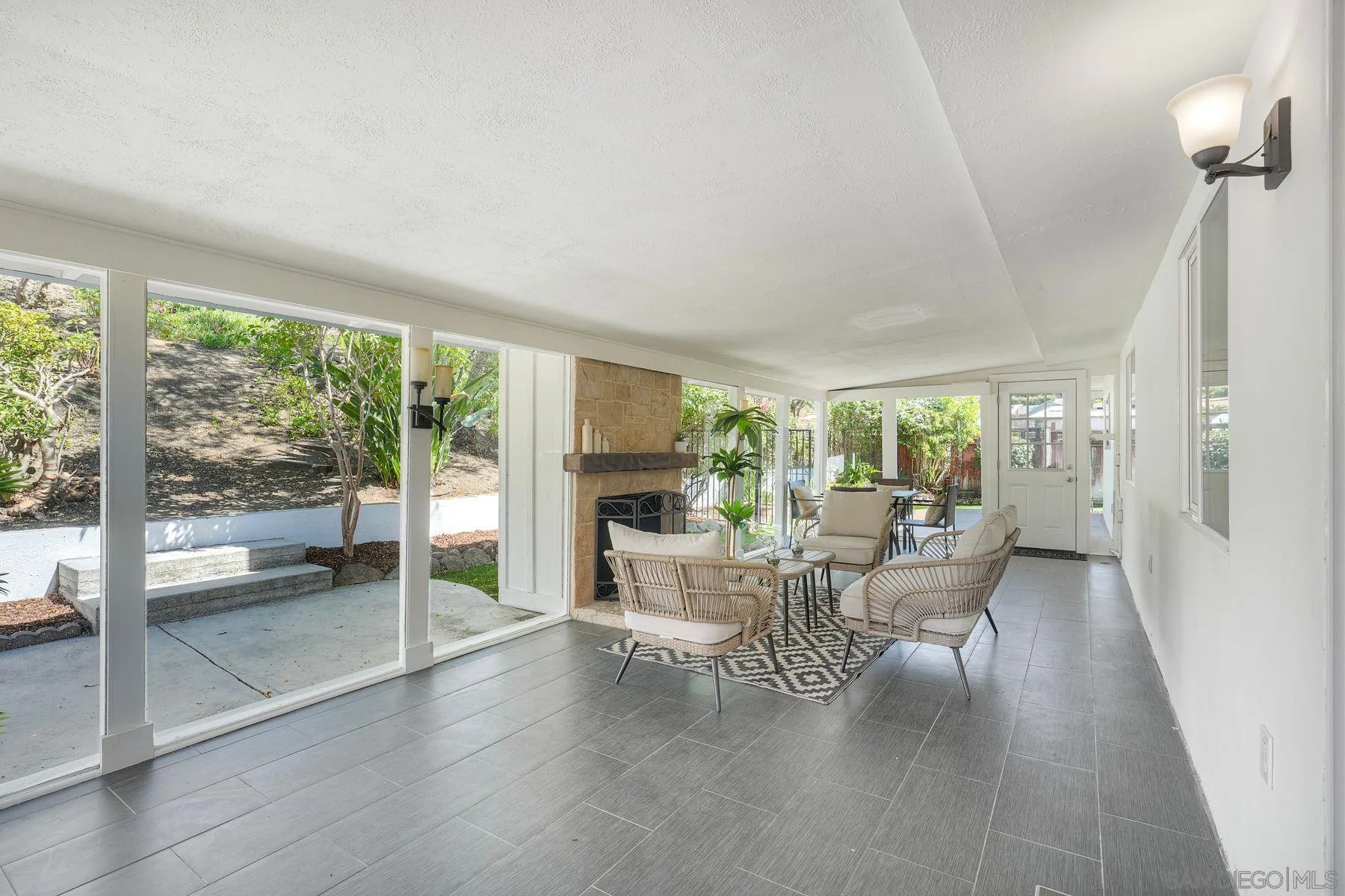 https://cdn.realtyfeed.com/cdn/127/260015068/0963ce23b8f43e04b55f72159c2d04c9.webp