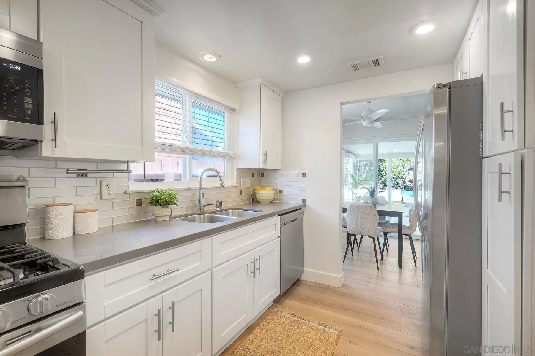 https://cdn.realtyfeed.com/cdn/127/260015068/628b5af15efdb3fd286d74c890580931.webp