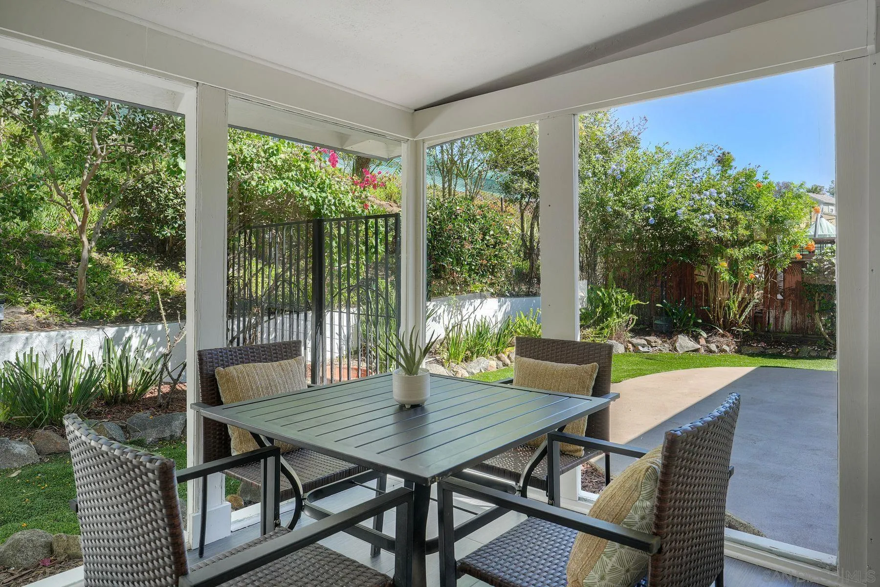 https://cdn.realtyfeed.com/cdn/127/260015068/842cb016371b2e0e457c97099b3f111a.webp