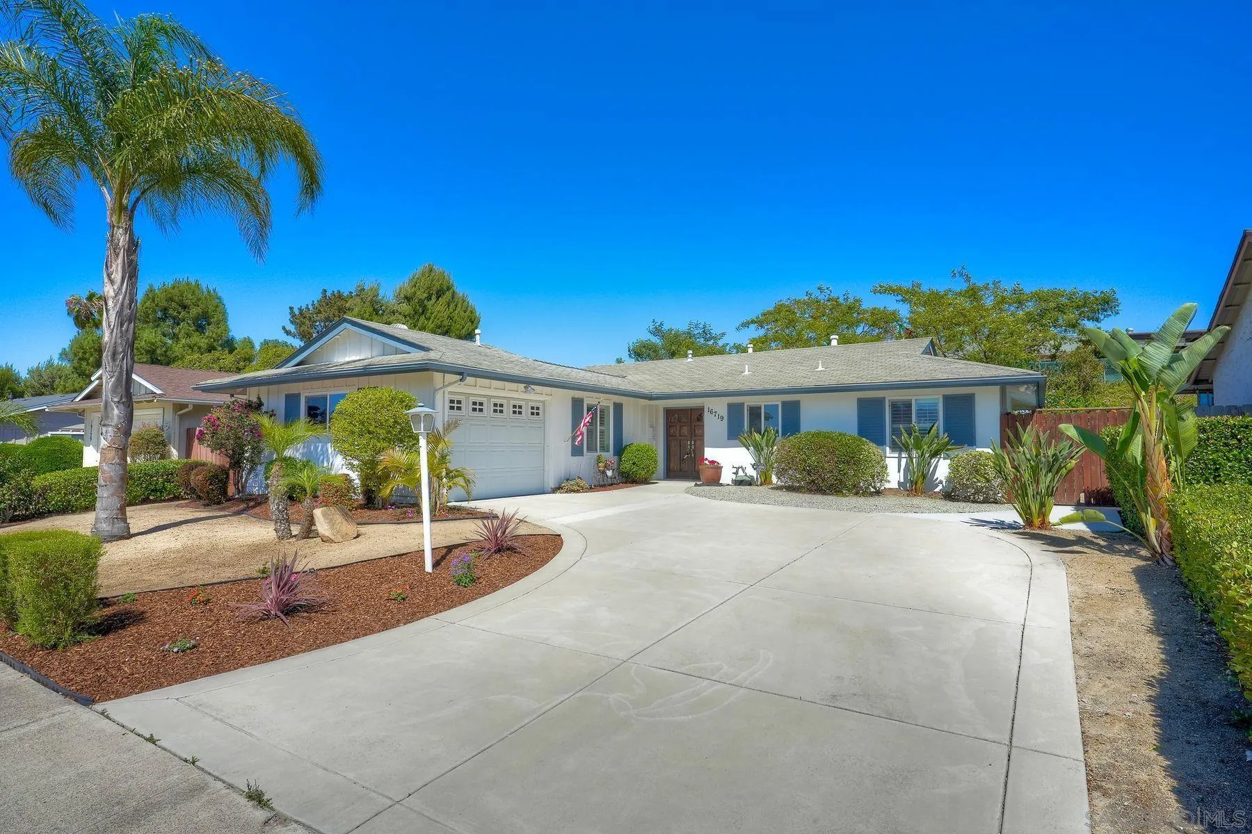 https://cdn.realtyfeed.com/cdn/127/260015068/9ba5973ac34104f704c6559887f3ca60.webp