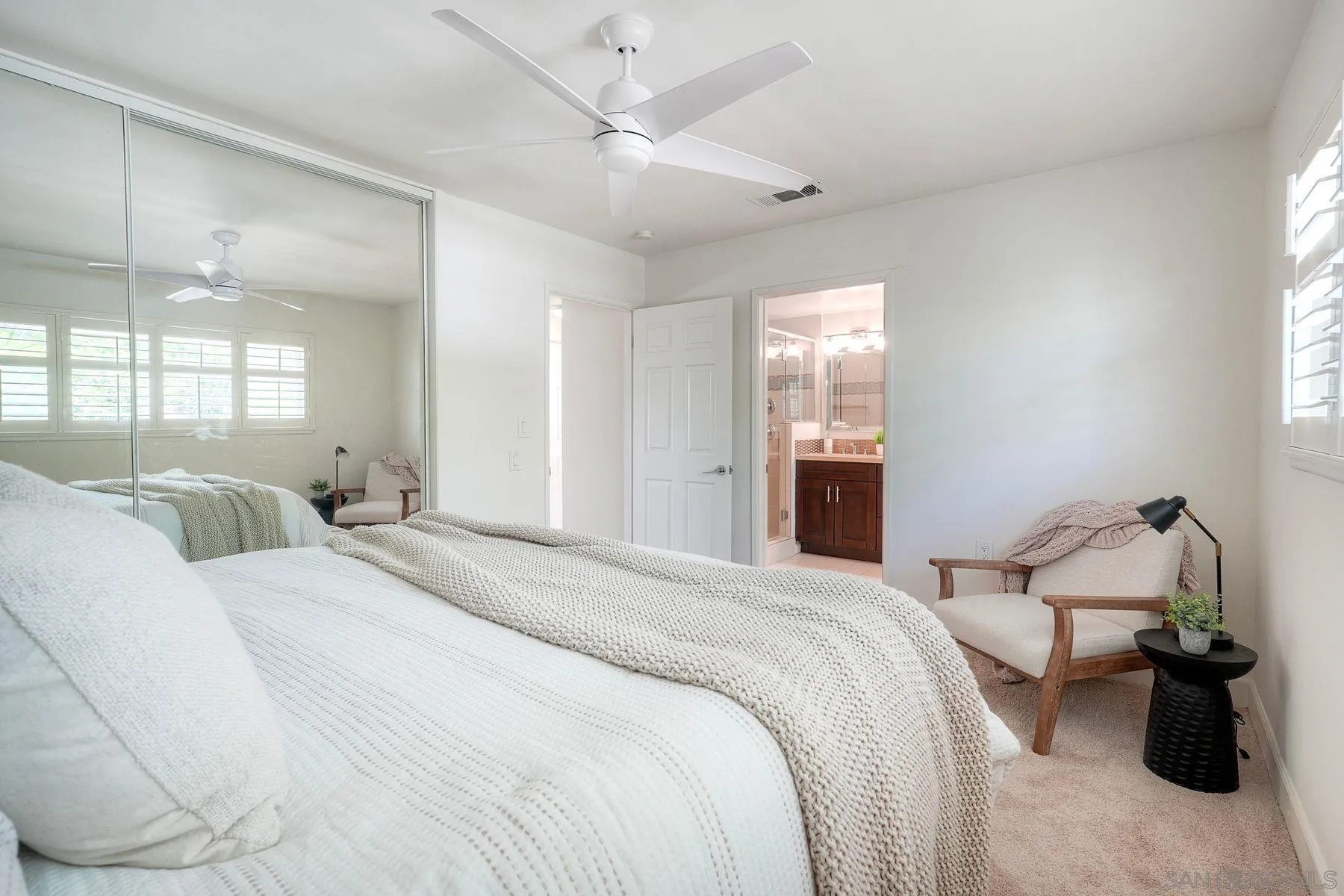 https://cdn.realtyfeed.com/cdn/127/260015068/be31e4f2bff7ddd09569faf6587c847b.webp