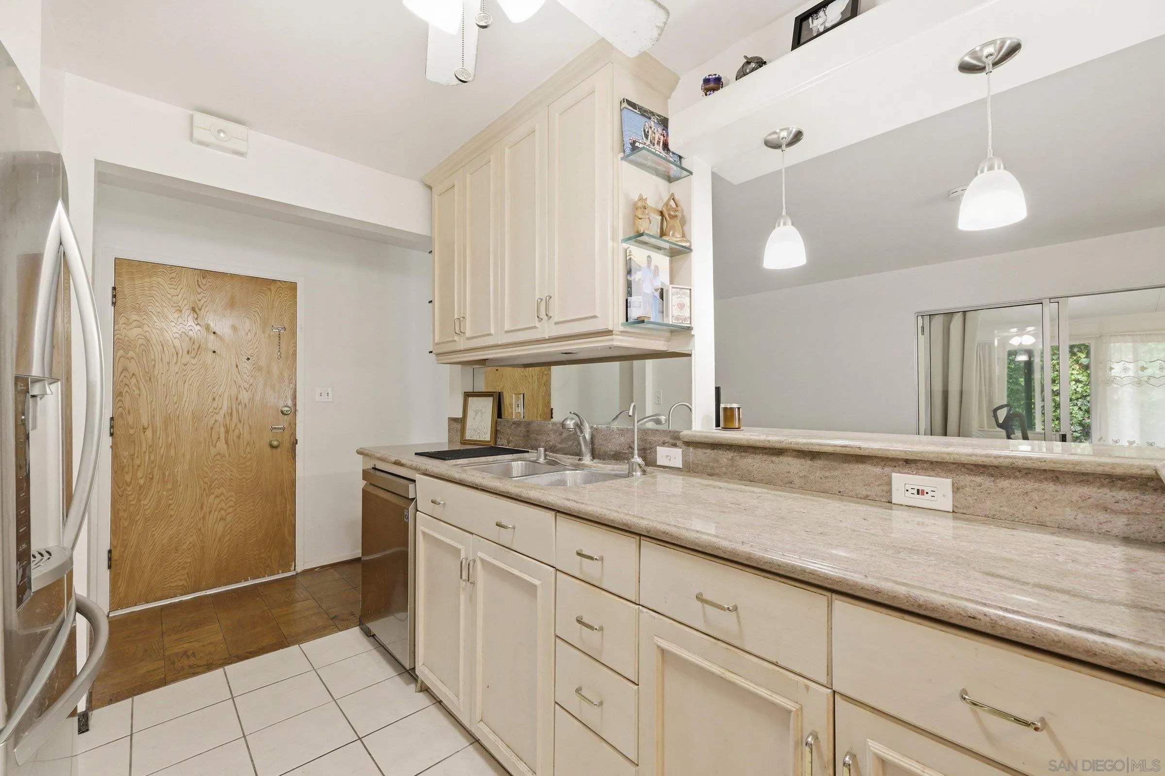 https://cdn.realtyfeed.com/cdn/127/260015079/41745bae0b1a53e57212b61bb85a327d.webp