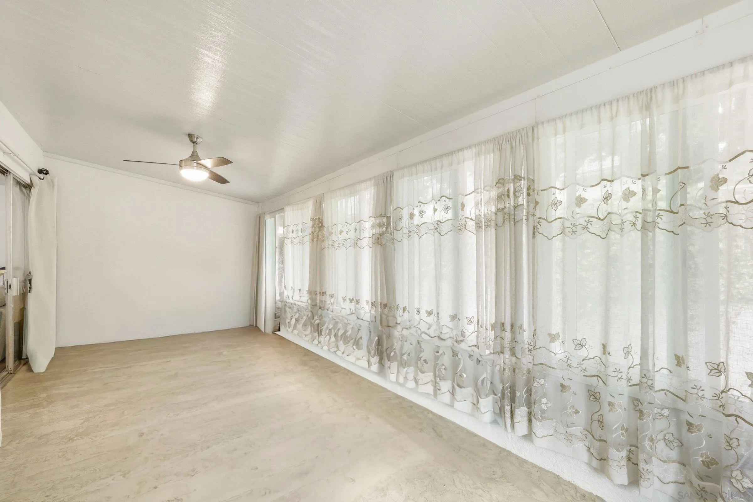 https://cdn.realtyfeed.com/cdn/127/260015079/59875ba078bb27acf23b57f4d1d55939.webp