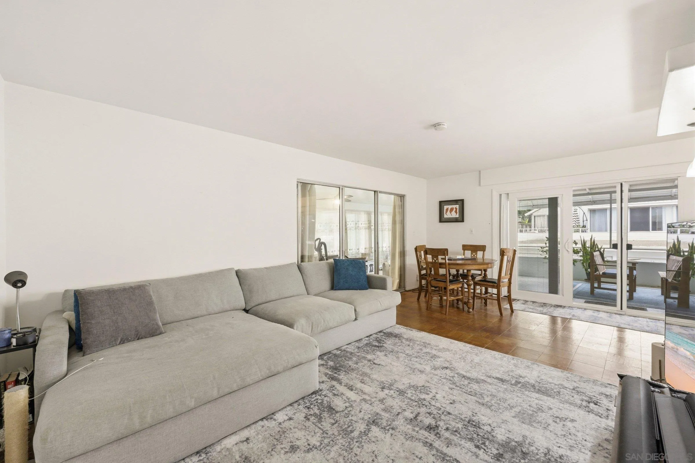 https://cdn.realtyfeed.com/cdn/127/260015079/f9d4c759c92ae0982a5a228421f930db.webp