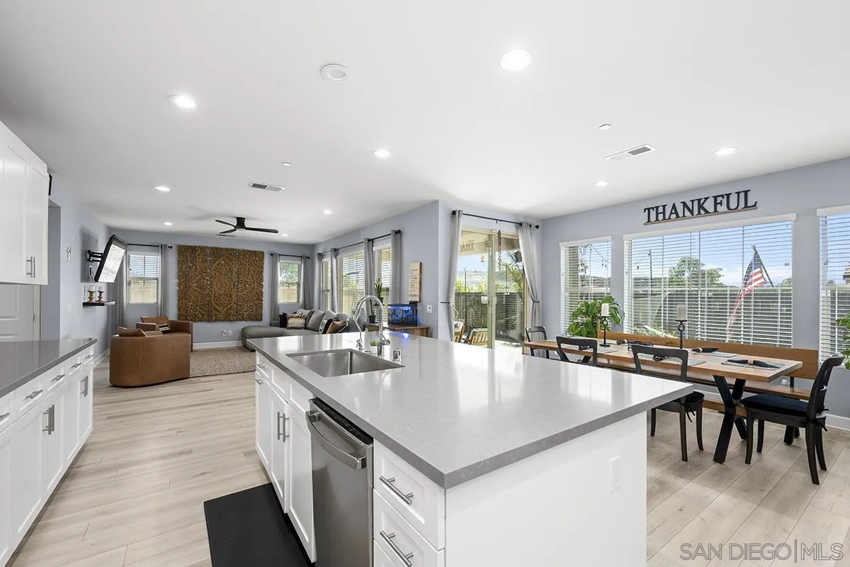 https://cdn.realtyfeed.com/cdn/127/260015091/0bab86216e01b04ec14c0f3a962e50eb.webp