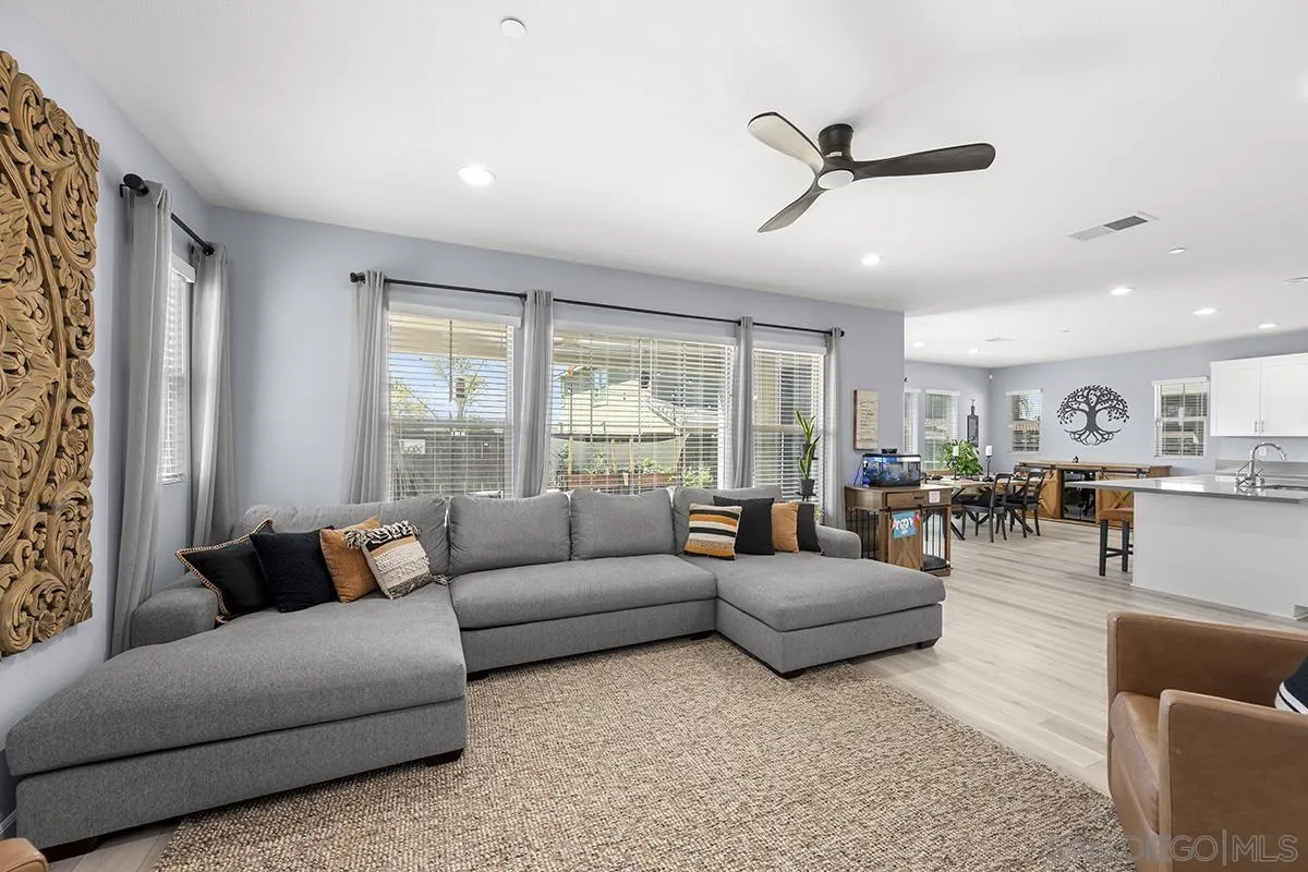 https://cdn.realtyfeed.com/cdn/127/260015091/bf78f480192b2e4b560de8d070d88f9a.webp