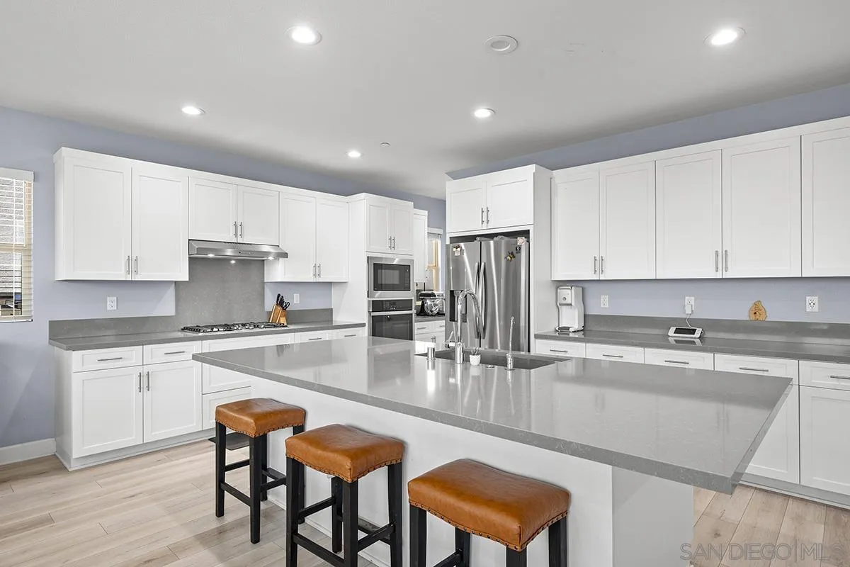 https://cdn.realtyfeed.com/cdn/127/260015091/d3e750ff6784143b6d6c0d987232ccf1.webp