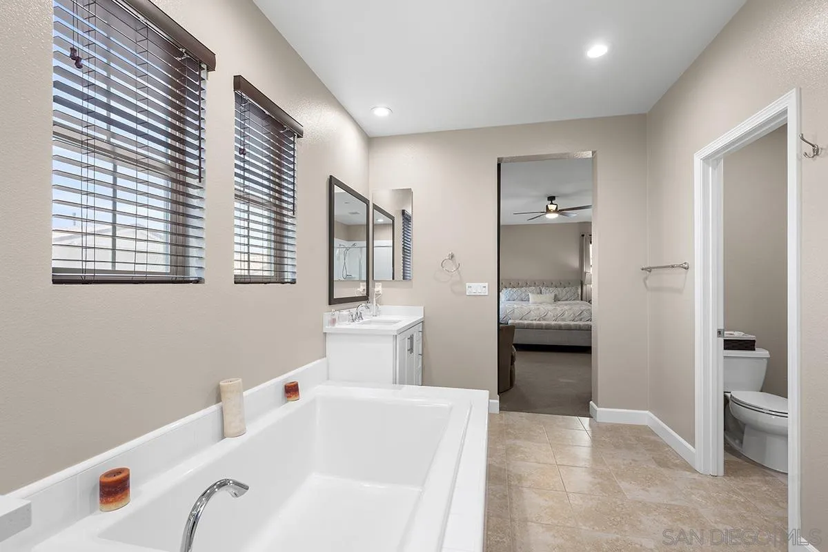 https://cdn.realtyfeed.com/cdn/127/260015091/dc075cfa120d49bacd92650f41142b5b.webp
