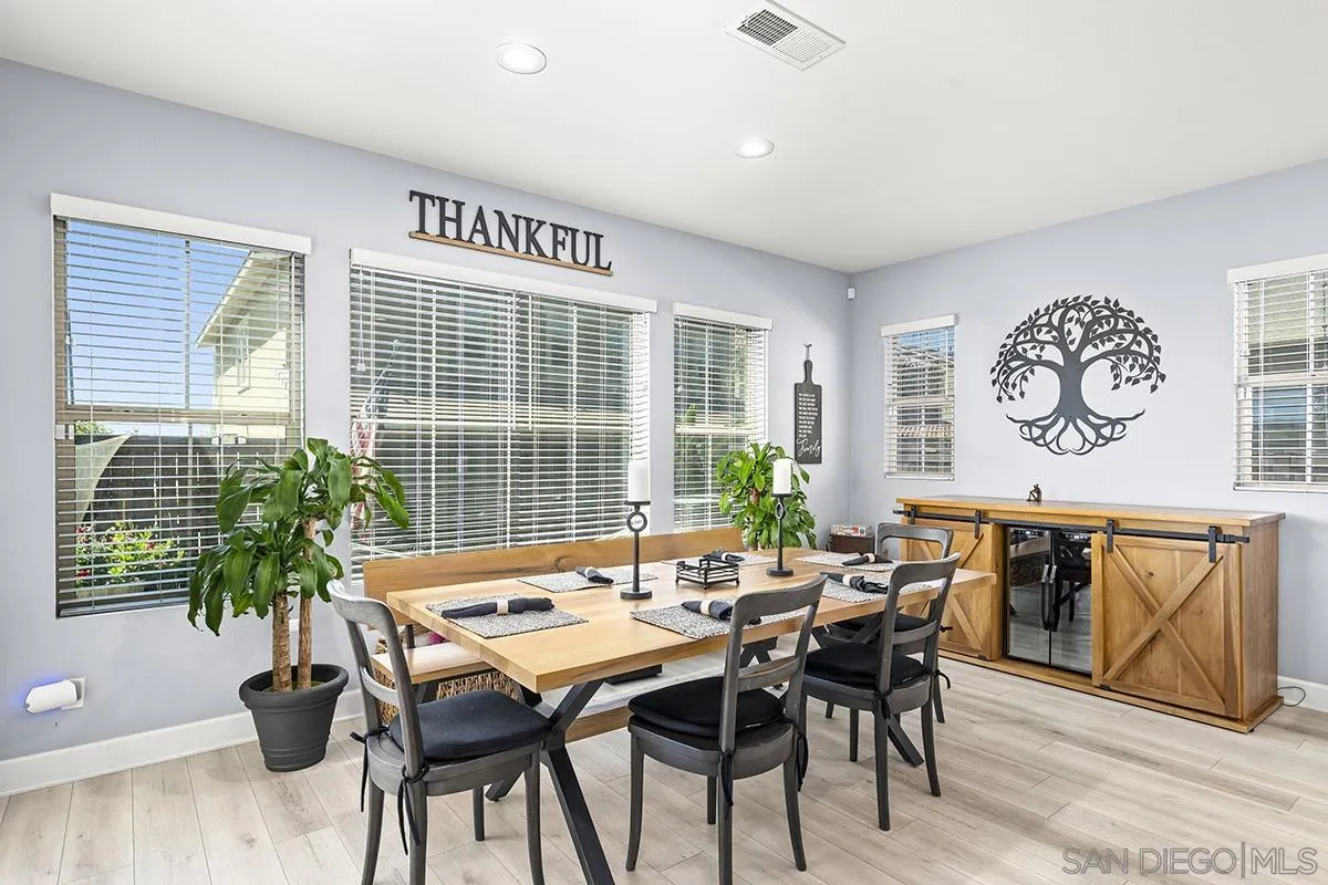 https://cdn.realtyfeed.com/cdn/127/260015091/dd333842efe91e1e9b4a72c5a4e42fd7.webp