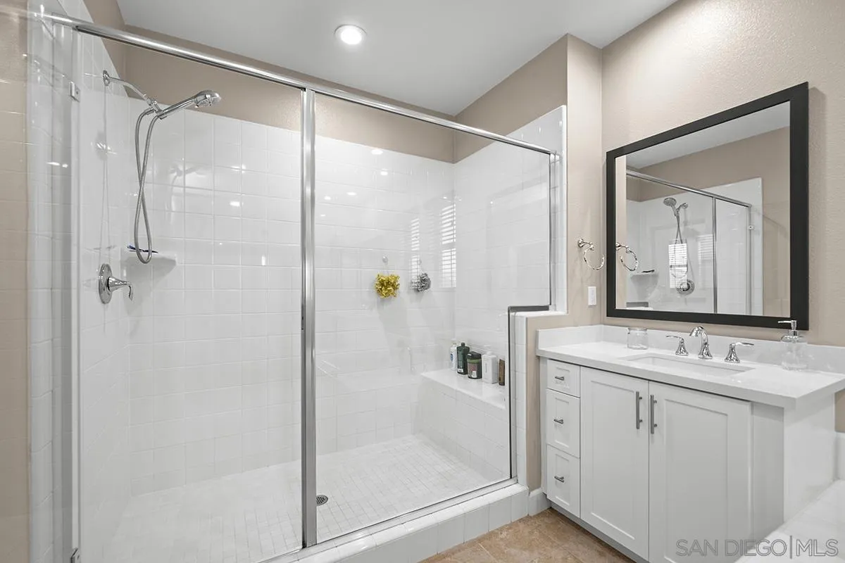https://cdn.realtyfeed.com/cdn/127/260015091/ede185db07f6996cf611686f0f46a917.webp