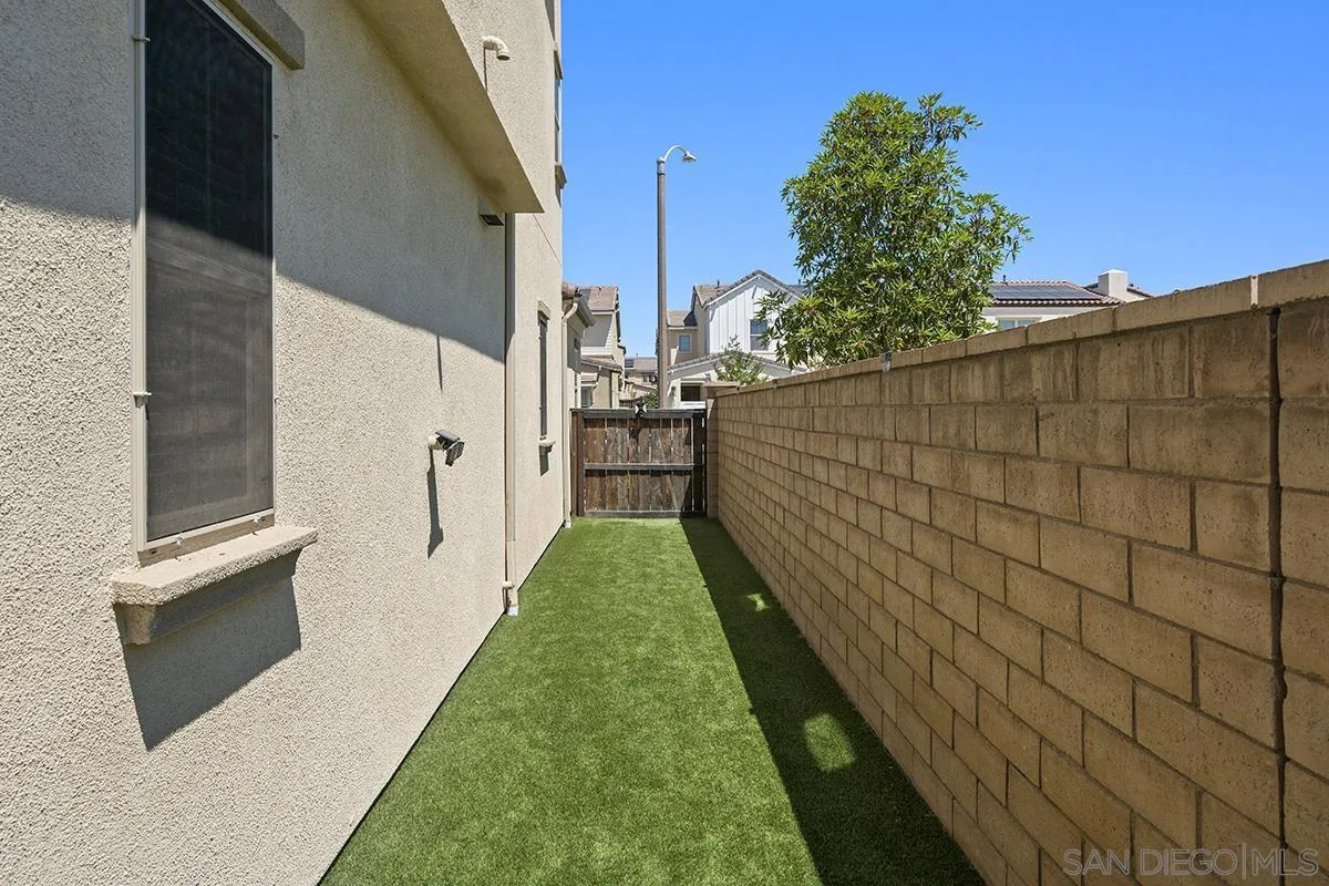 https://cdn.realtyfeed.com/cdn/127/260015091/fe769c4a43701f9bb07b5c2c5f5b0de5.webp
