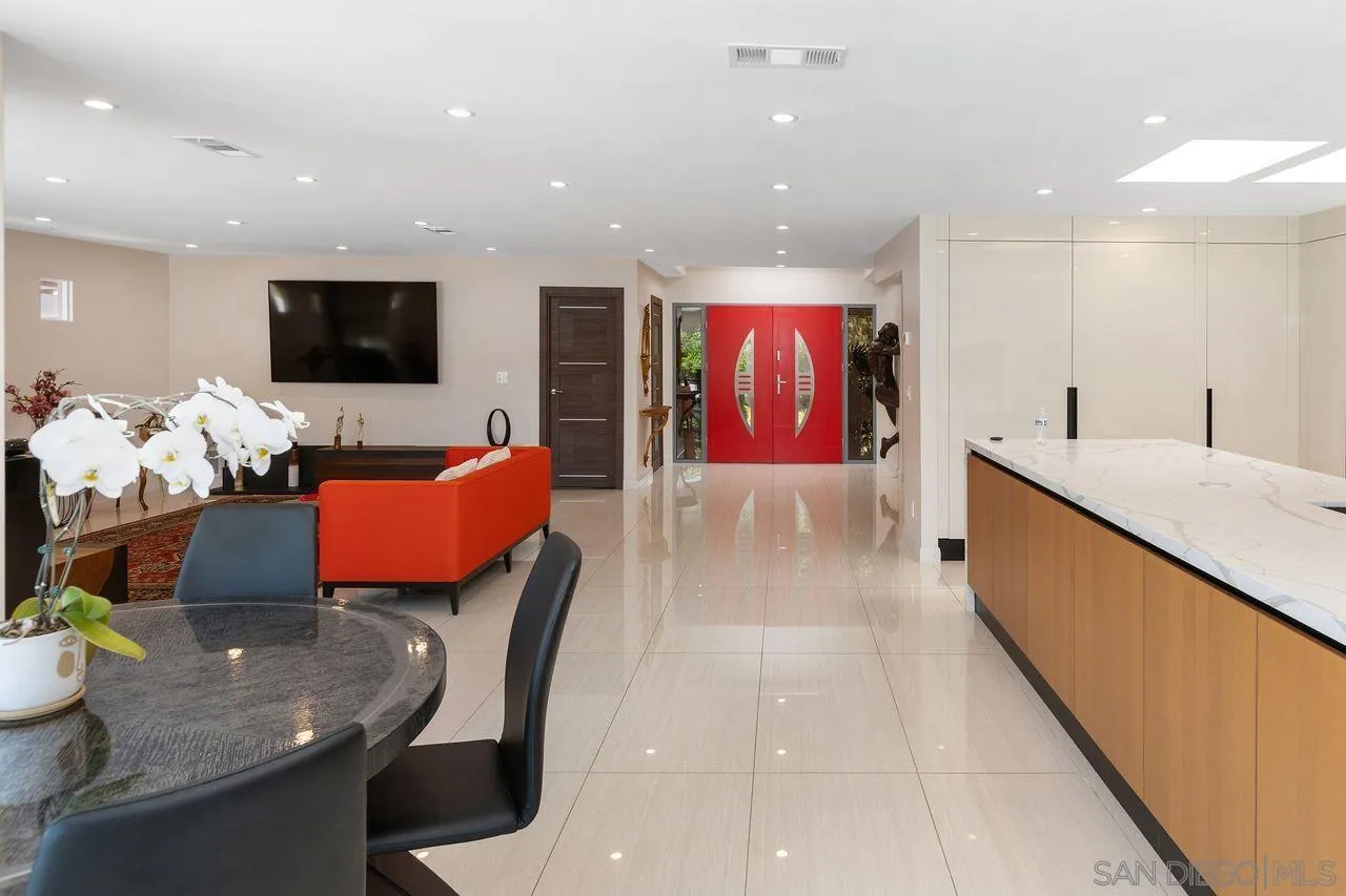https://cdn.realtyfeed.com/cdn/127/260015093/1b3a7847c62494cc85af765e76f63adf.webp