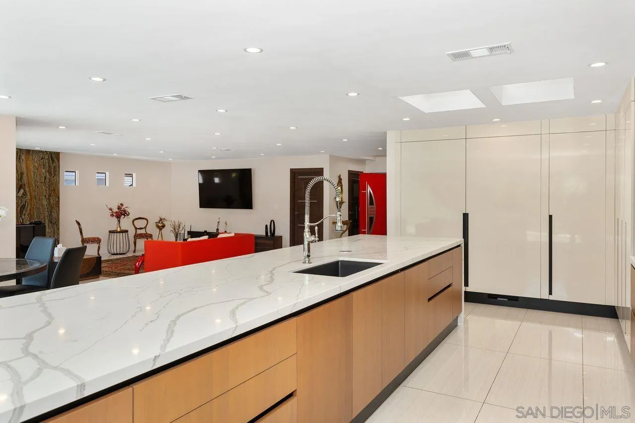 https://cdn.realtyfeed.com/cdn/127/260015093/86c17462f7f9c5094883a4e85a7d5e2c.webp