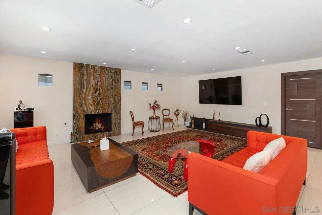 https://cdn.realtyfeed.com/cdn/127/260015093/8e7a97894a4dcd2e2be42c4edb10f994.webp