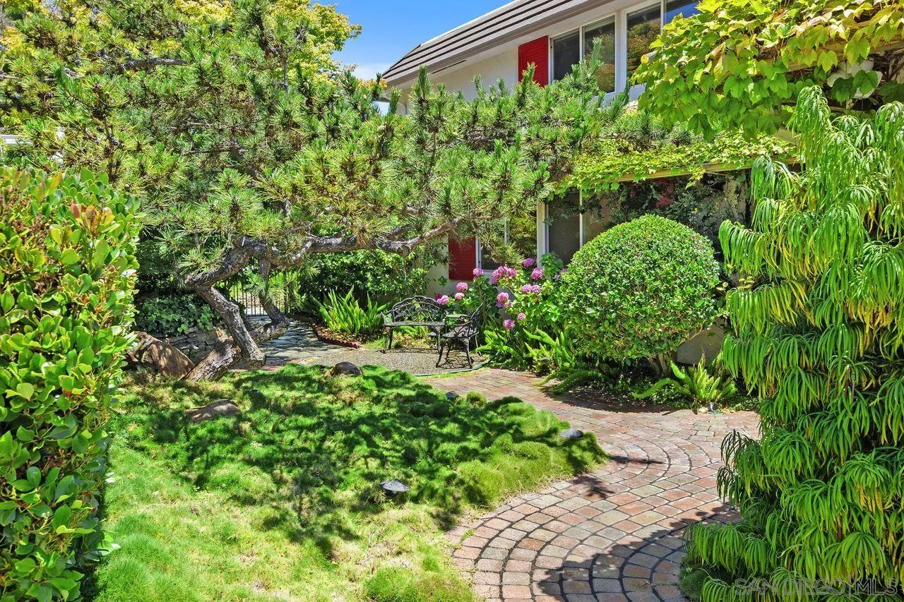 https://cdn.realtyfeed.com/cdn/127/260015093/c97422cf3ea88369f2c2fb34885f37eb.webp