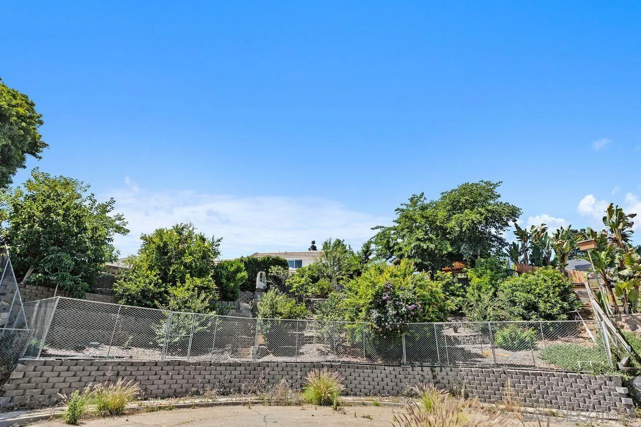 https://cdn.realtyfeed.com/cdn/127/260015093/e2c7c94a8d80d2afbd82d8040b1b7229.webp