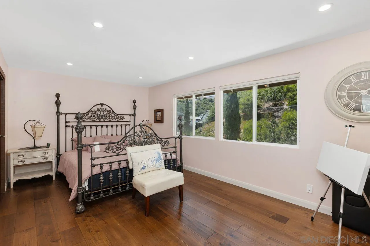 https://cdn.realtyfeed.com/cdn/127/260015093/f775bda60353a64eee5b748b909b753b.webp