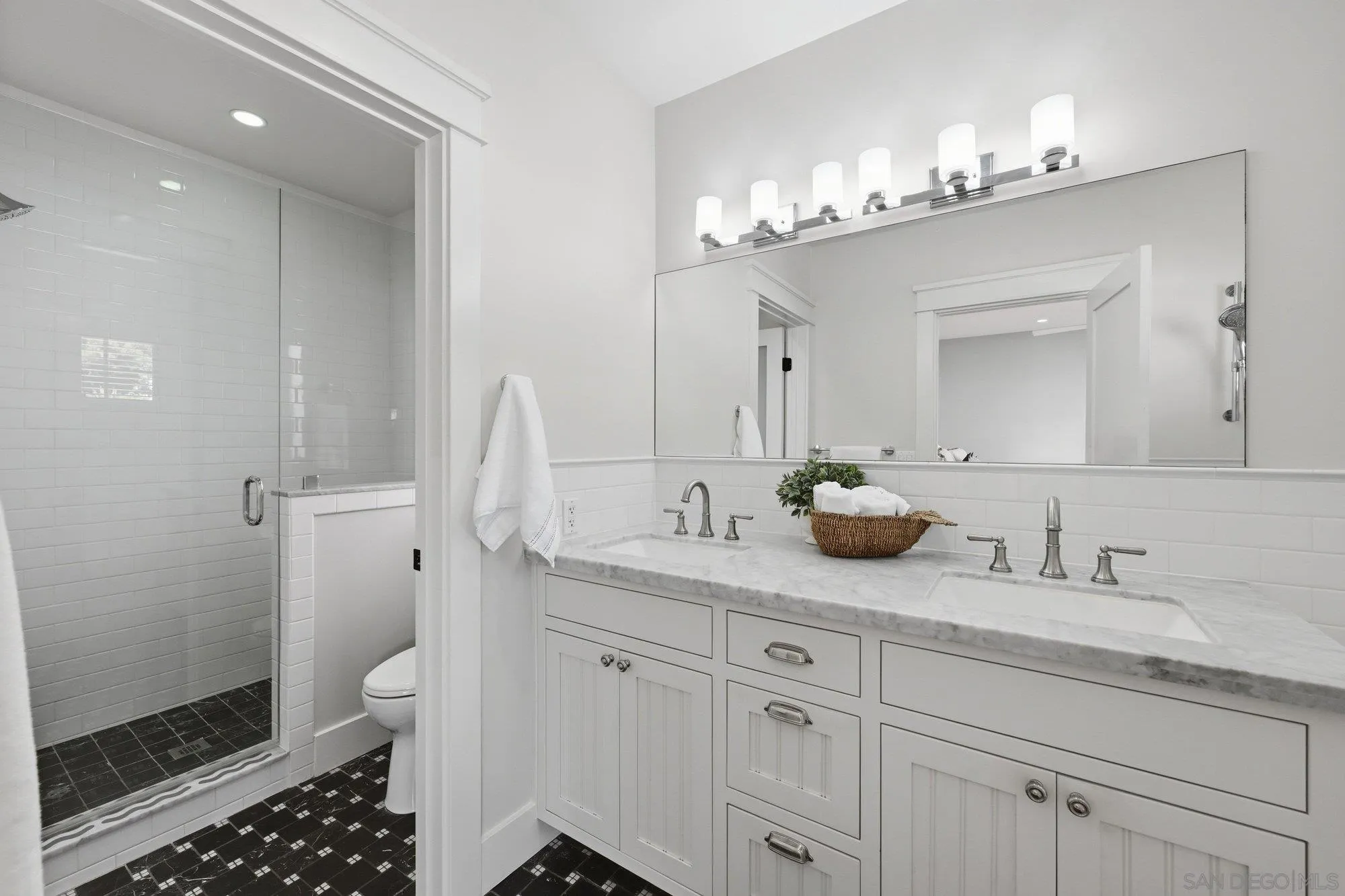 https://cdn.realtyfeed.com/cdn/127/260015098/43f4d0dba966d747630d0767bcc03b07.webp