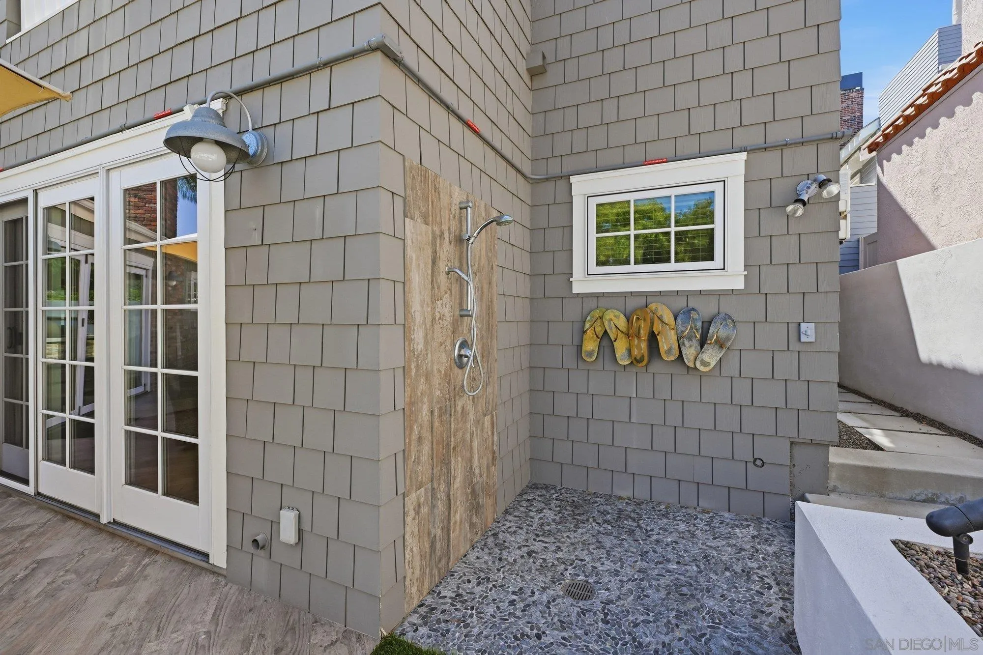 https://cdn.realtyfeed.com/cdn/127/260015098/8beb3804284bf4c55a4c9b9622c5d70f.webp