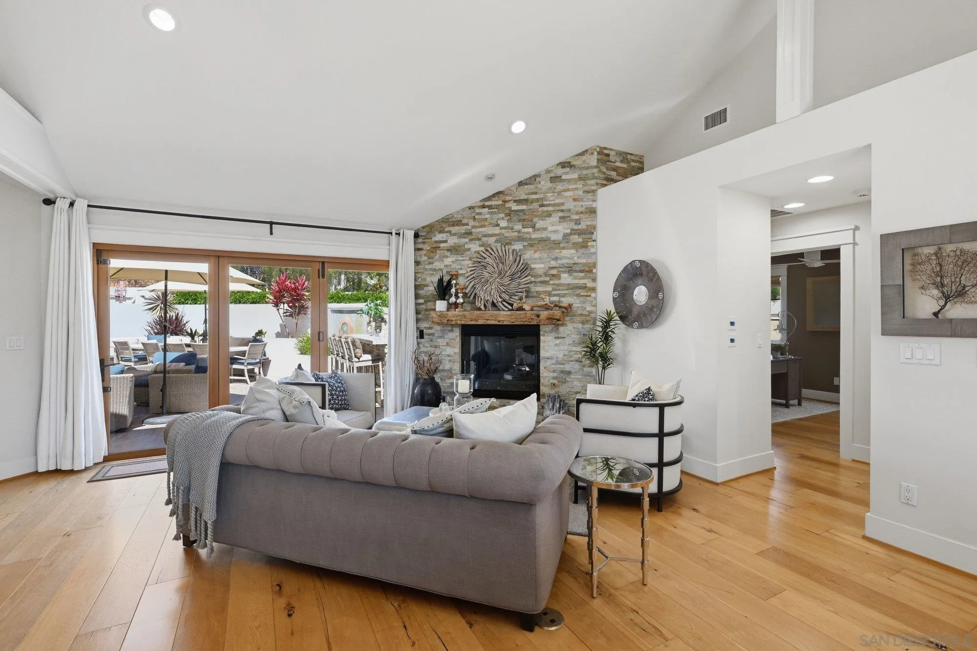 https://cdn.realtyfeed.com/cdn/127/260015098/afb8851d4faf76cd86a97cfd923a295d.webp