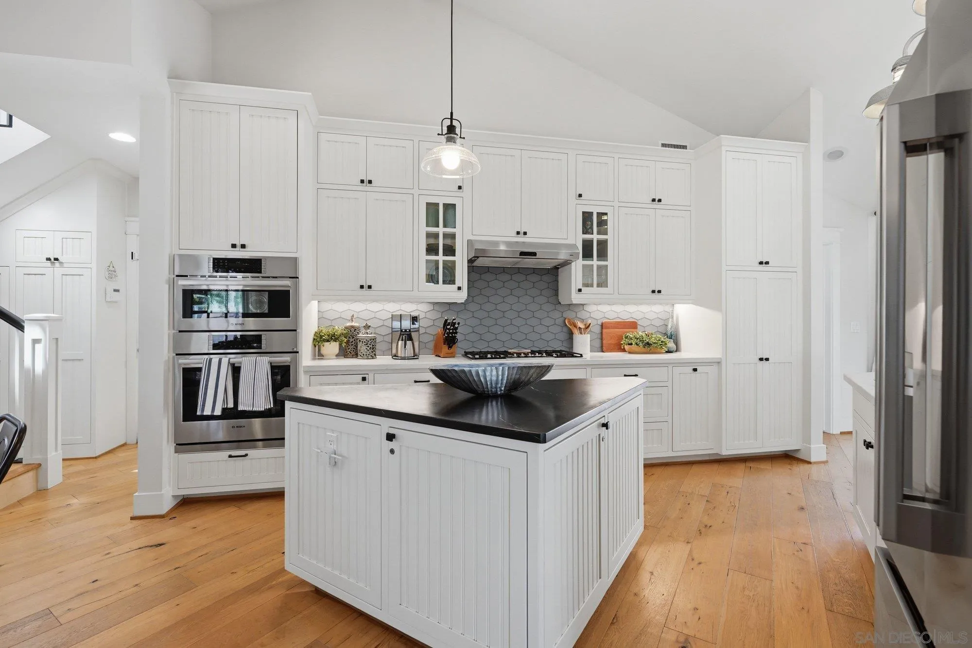 https://cdn.realtyfeed.com/cdn/127/260015098/d006827c4f44d33b8e9e19974b4271c1.webp