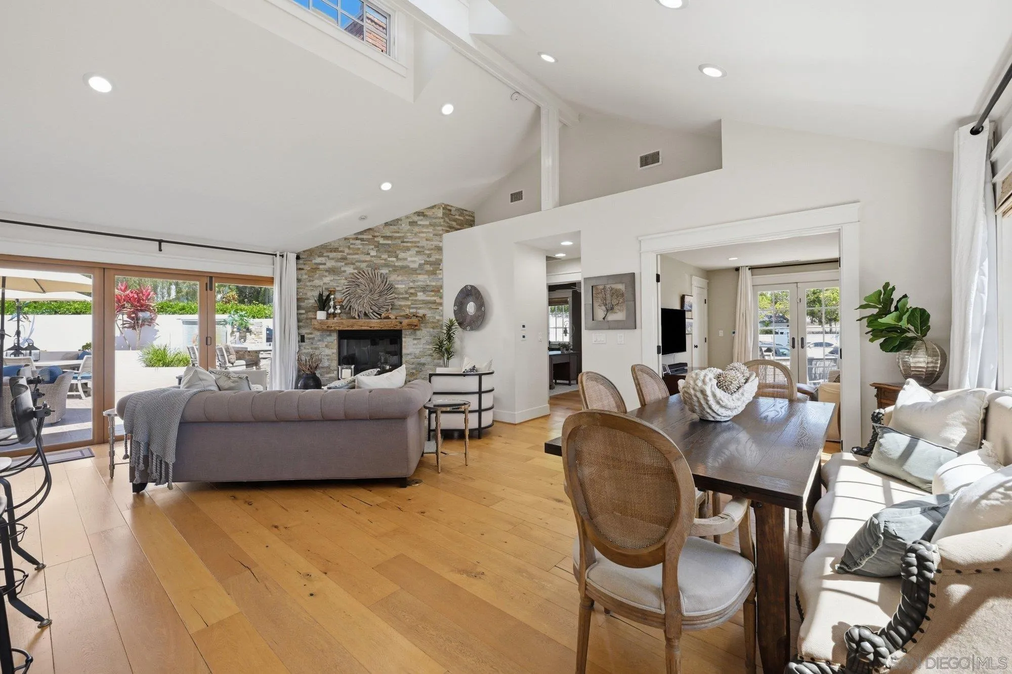 https://cdn.realtyfeed.com/cdn/127/260015098/ec2a87a99c10f9dd36fe86a56dba67da.webp