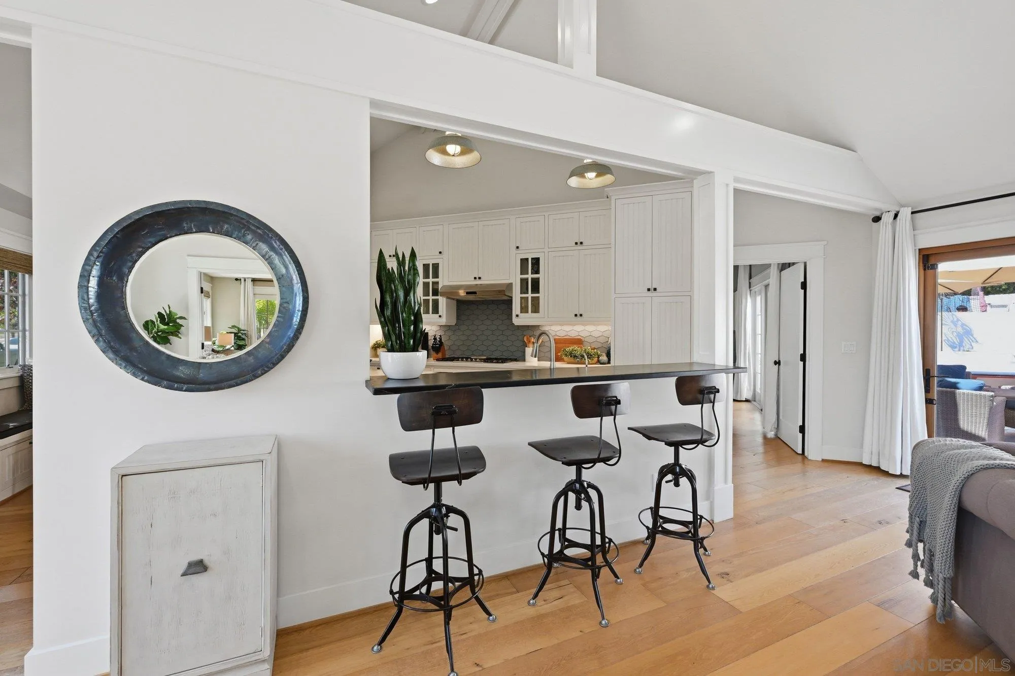 https://cdn.realtyfeed.com/cdn/127/260015098/f02e0365485ecea3fb9d28d5af646049.webp