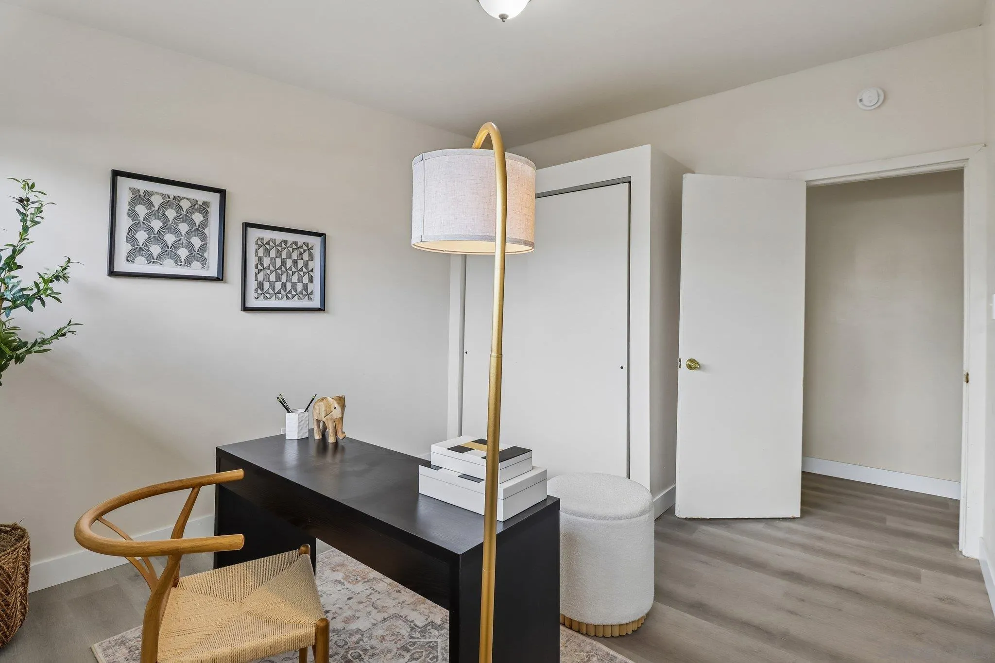 https://cdn.realtyfeed.com/cdn/127/260015099/a5077aa7085c48d5756f2c358b674fd1.webp