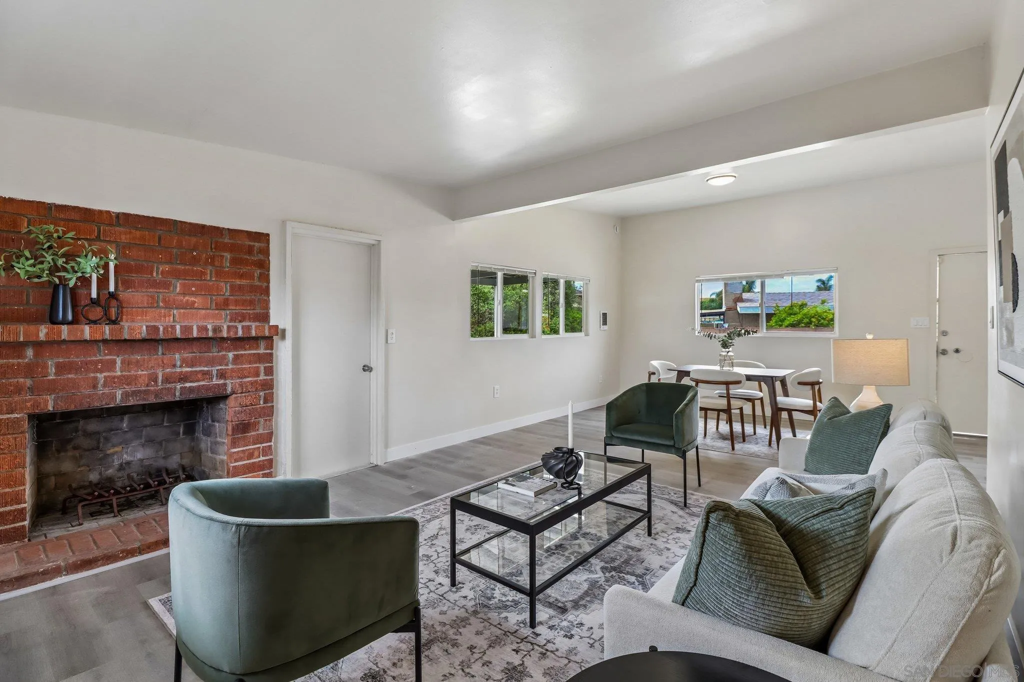 https://cdn.realtyfeed.com/cdn/127/260015099/c1df712fcec4f8751b4d8f326e5db9f9.webp