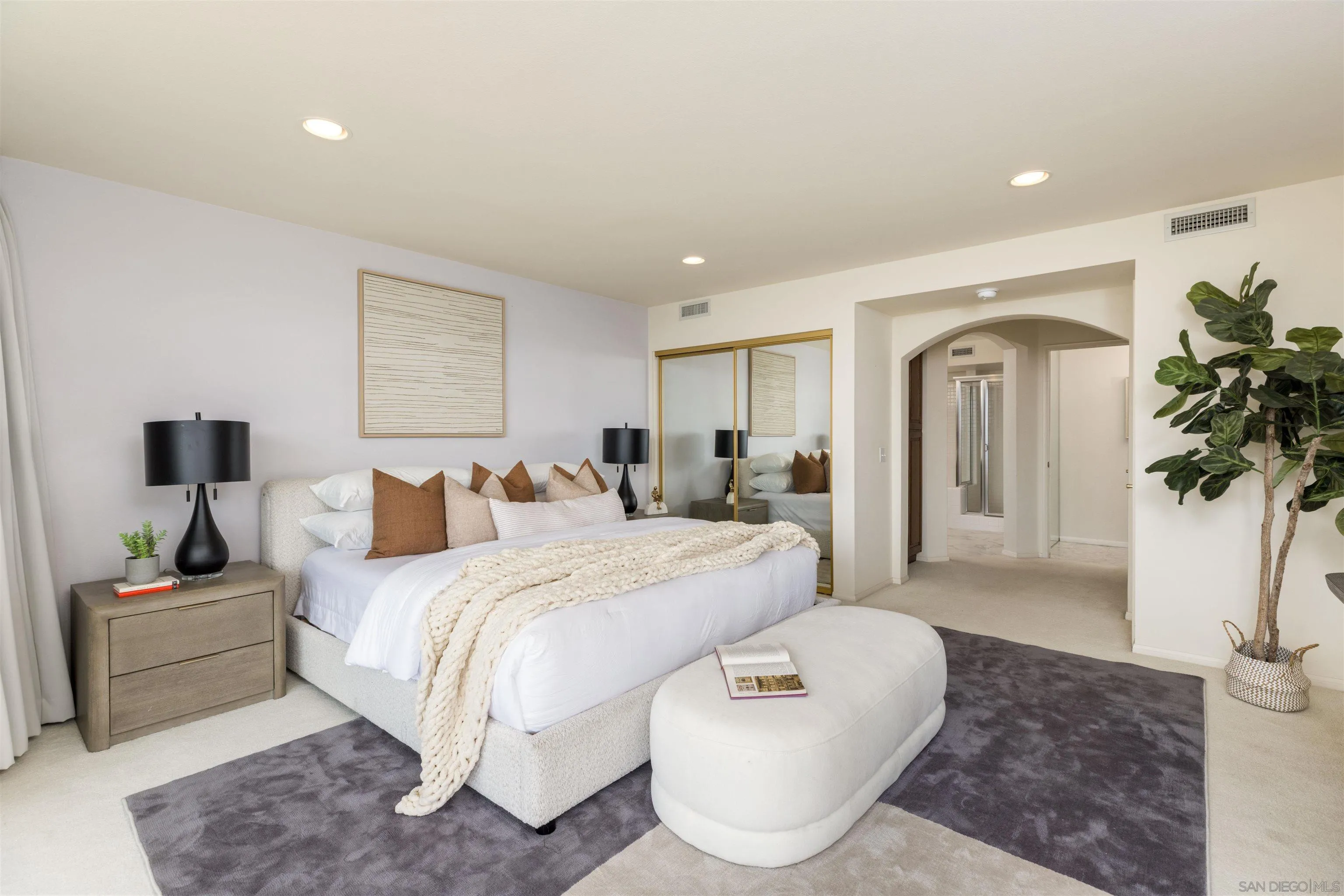 https://cdn.realtyfeed.com/cdn/127/260015103/07e8de1cdb1947b9a382685c2c39624f.webp