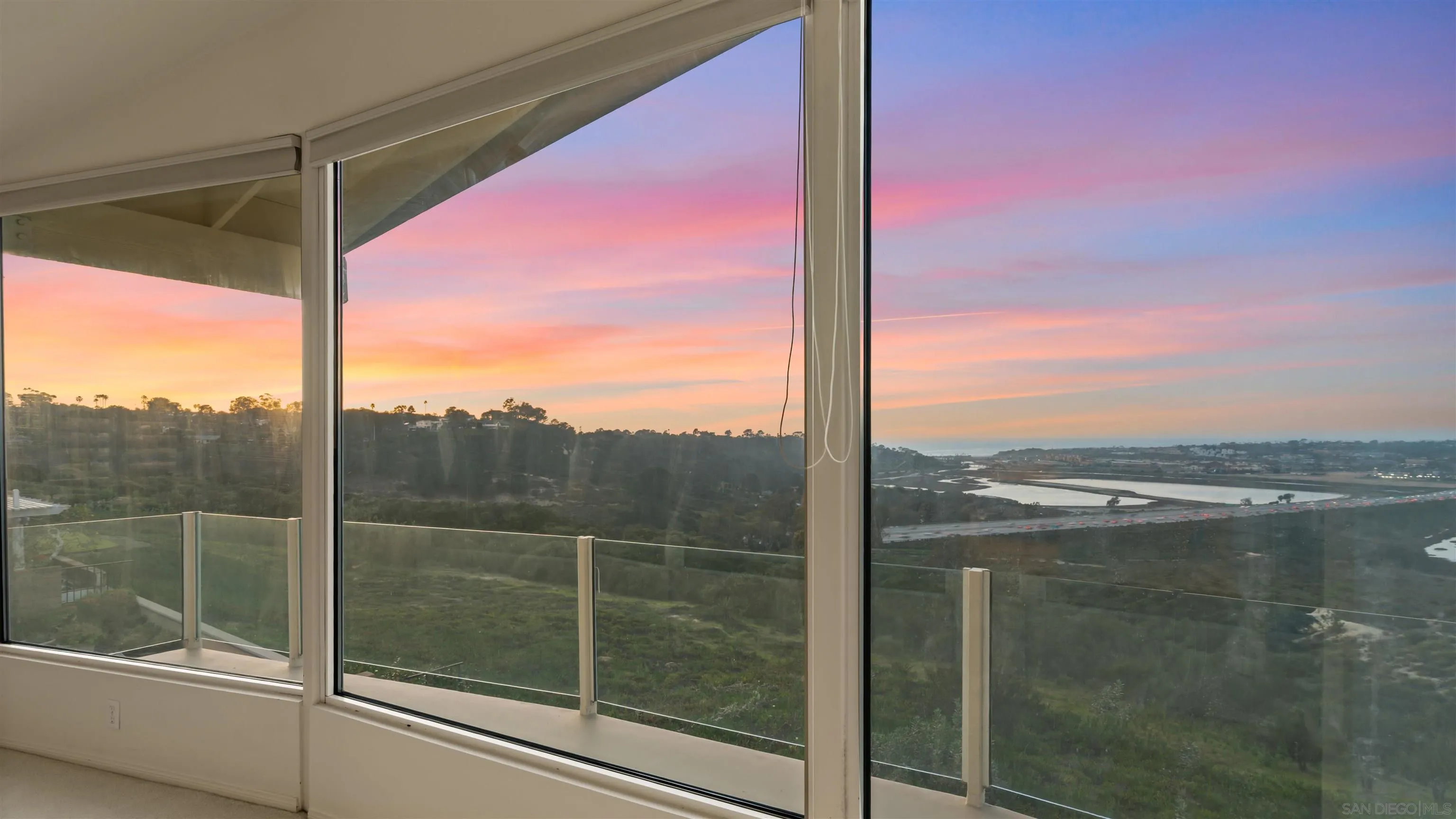 https://cdn.realtyfeed.com/cdn/127/260015103/08629cb7fc2ceb42a3b5ba8d4cc0b535.webp