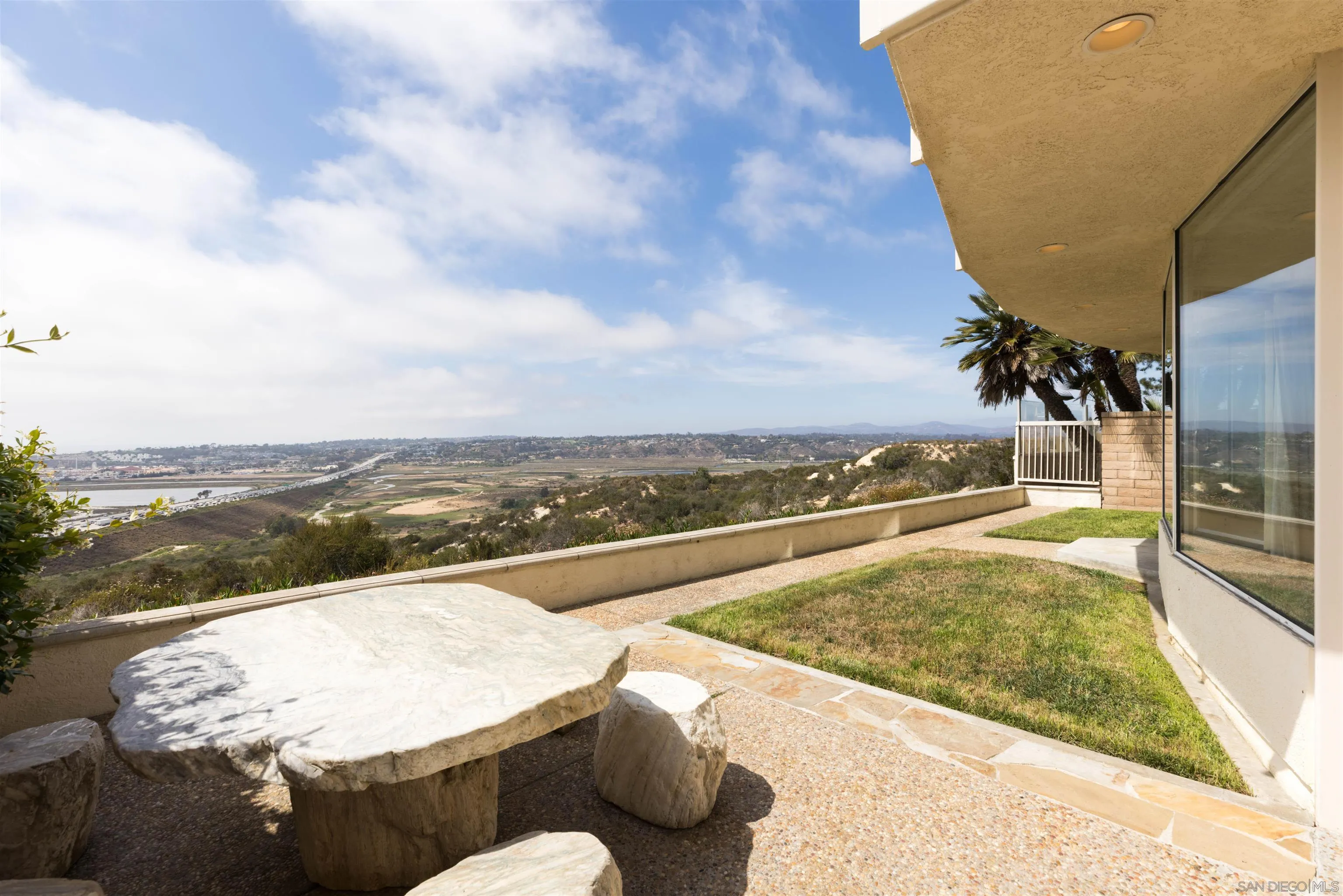 https://cdn.realtyfeed.com/cdn/127/260015103/0ff71ab30968f6e9c0a1040865ccb97d.webp