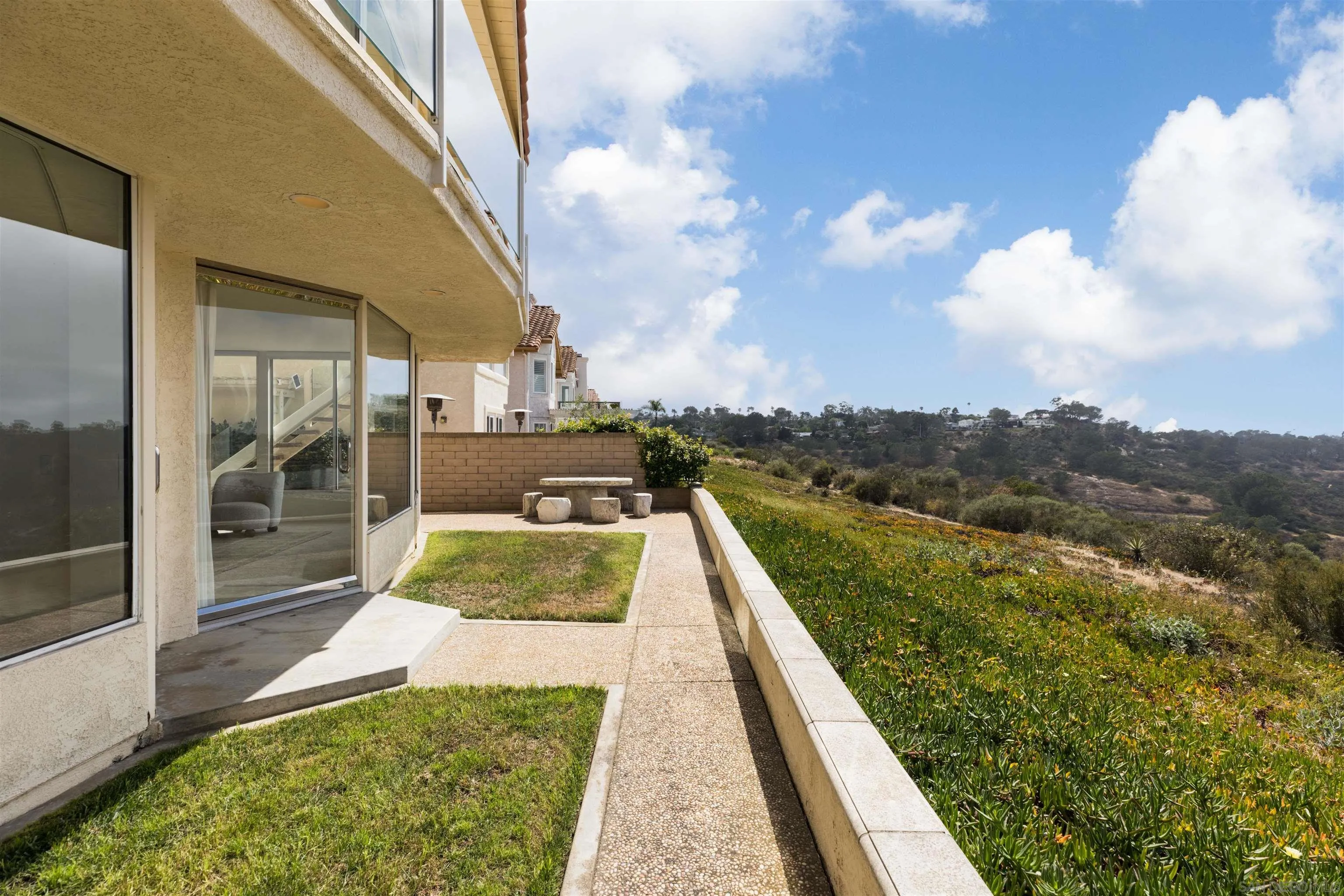 https://cdn.realtyfeed.com/cdn/127/260015103/209cc4cd346062386228b2918dbe4a32.webp