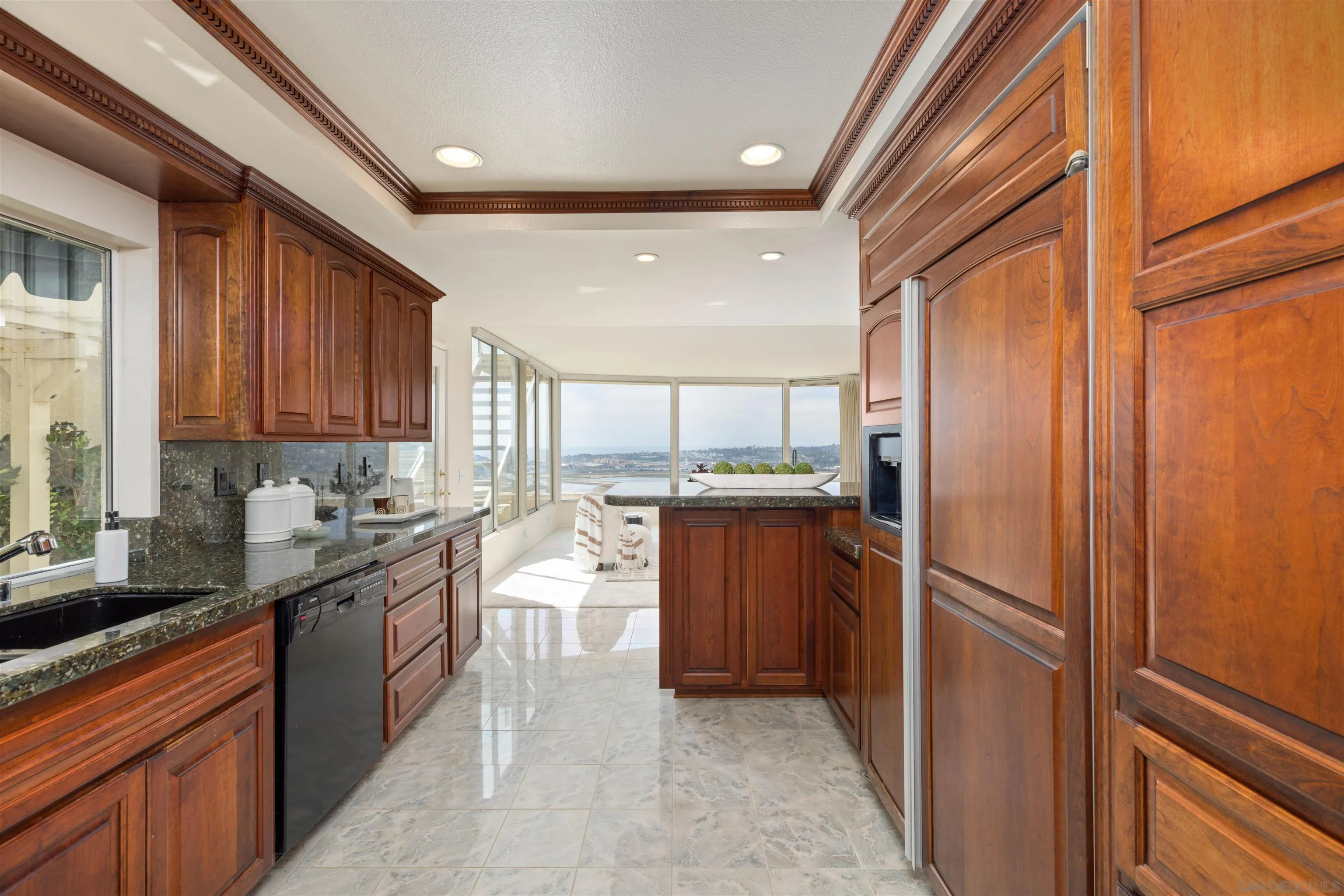 https://cdn.realtyfeed.com/cdn/127/260015103/35d1204fc0c3cae257c3cedf590c6bff.webp