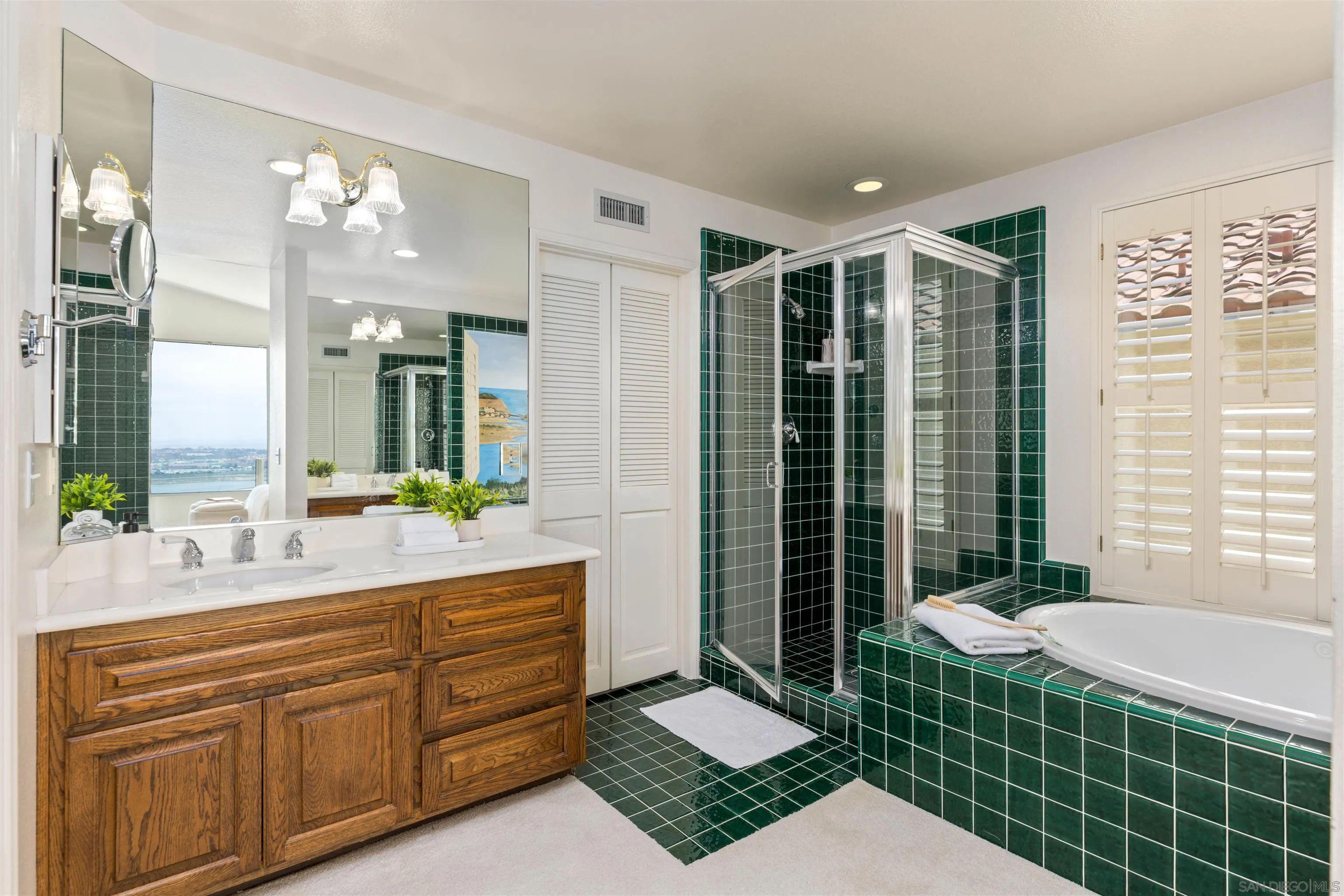 https://cdn.realtyfeed.com/cdn/127/260015103/401d943c9fcec9ca4c89fcc3b569006b.webp