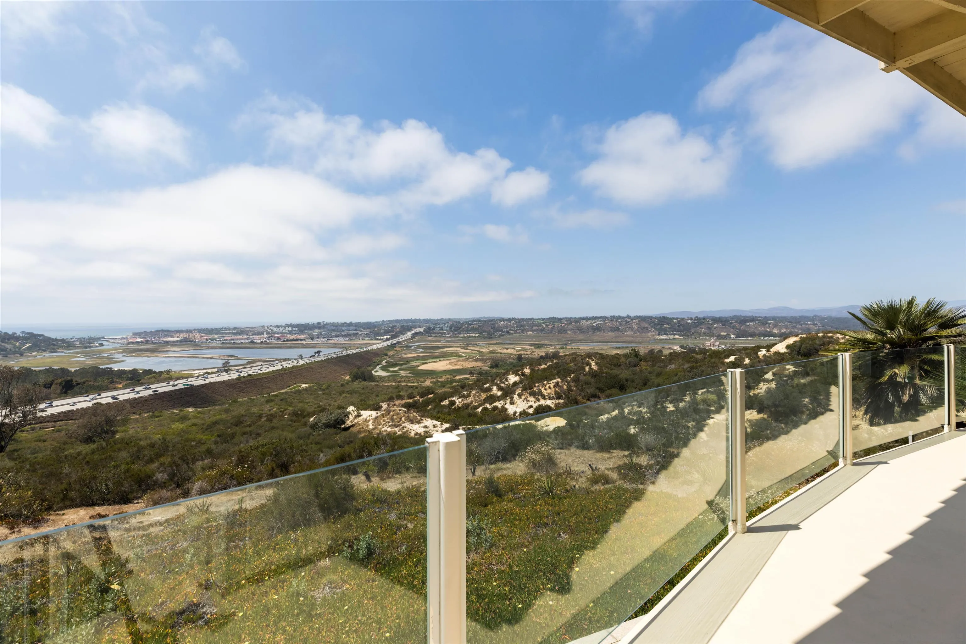 https://cdn.realtyfeed.com/cdn/127/260015103/4829eba9b74482227dfce58e92b5ef13.webp