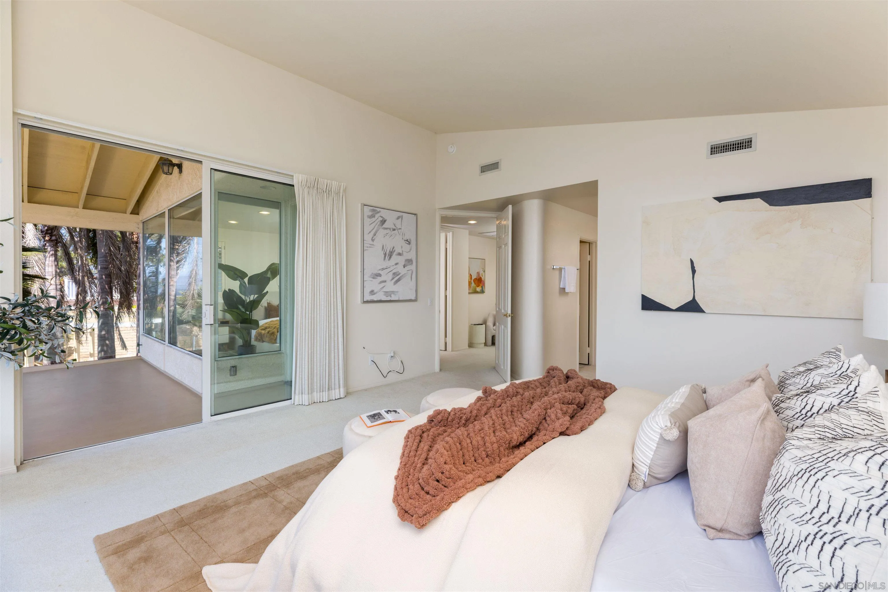 https://cdn.realtyfeed.com/cdn/127/260015103/6f0e61e16e3a2f0705fd9e03987dd518.webp