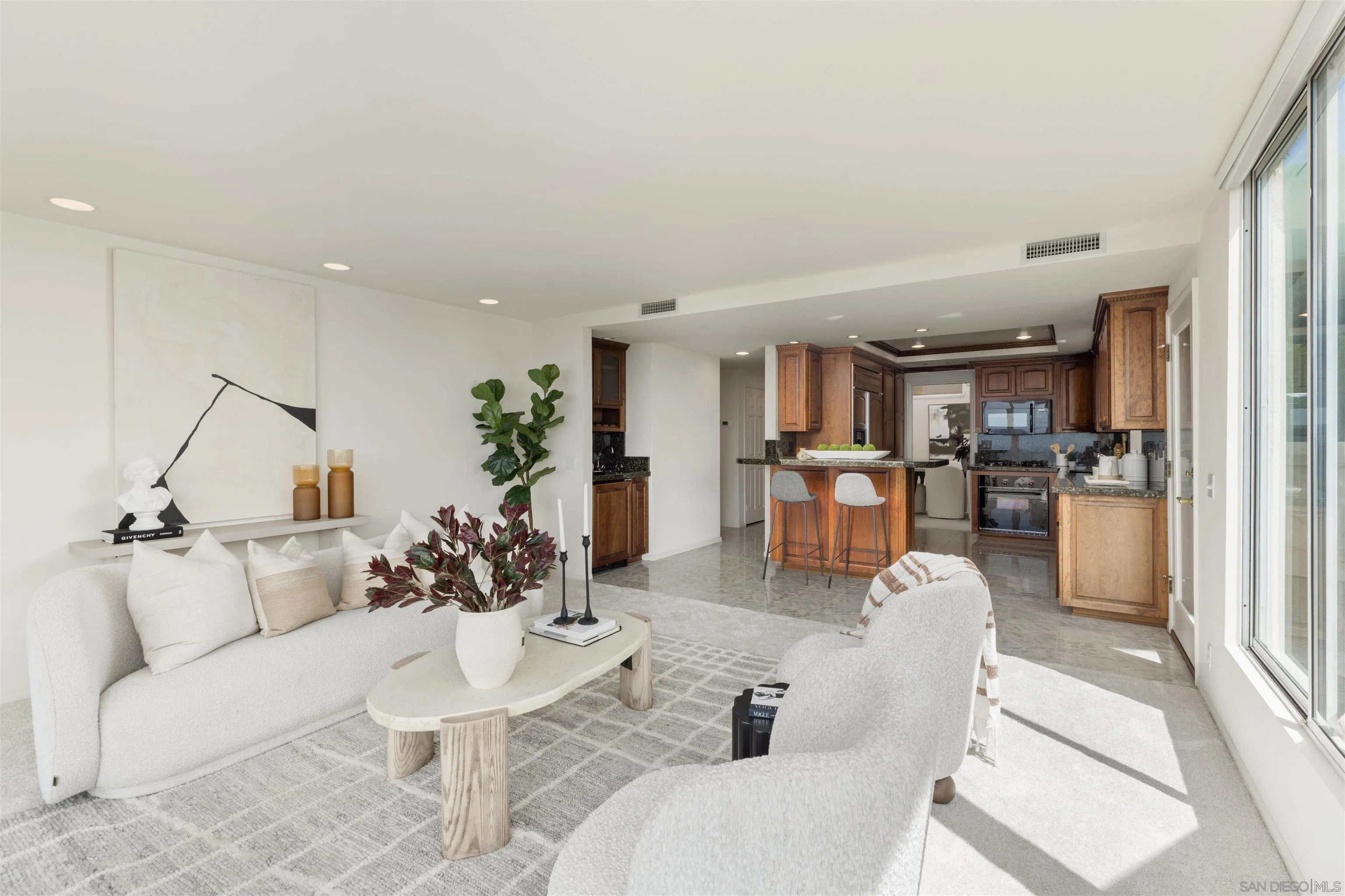https://cdn.realtyfeed.com/cdn/127/260015103/c1b23f699ded0939fd423df75f2ebbb0.webp