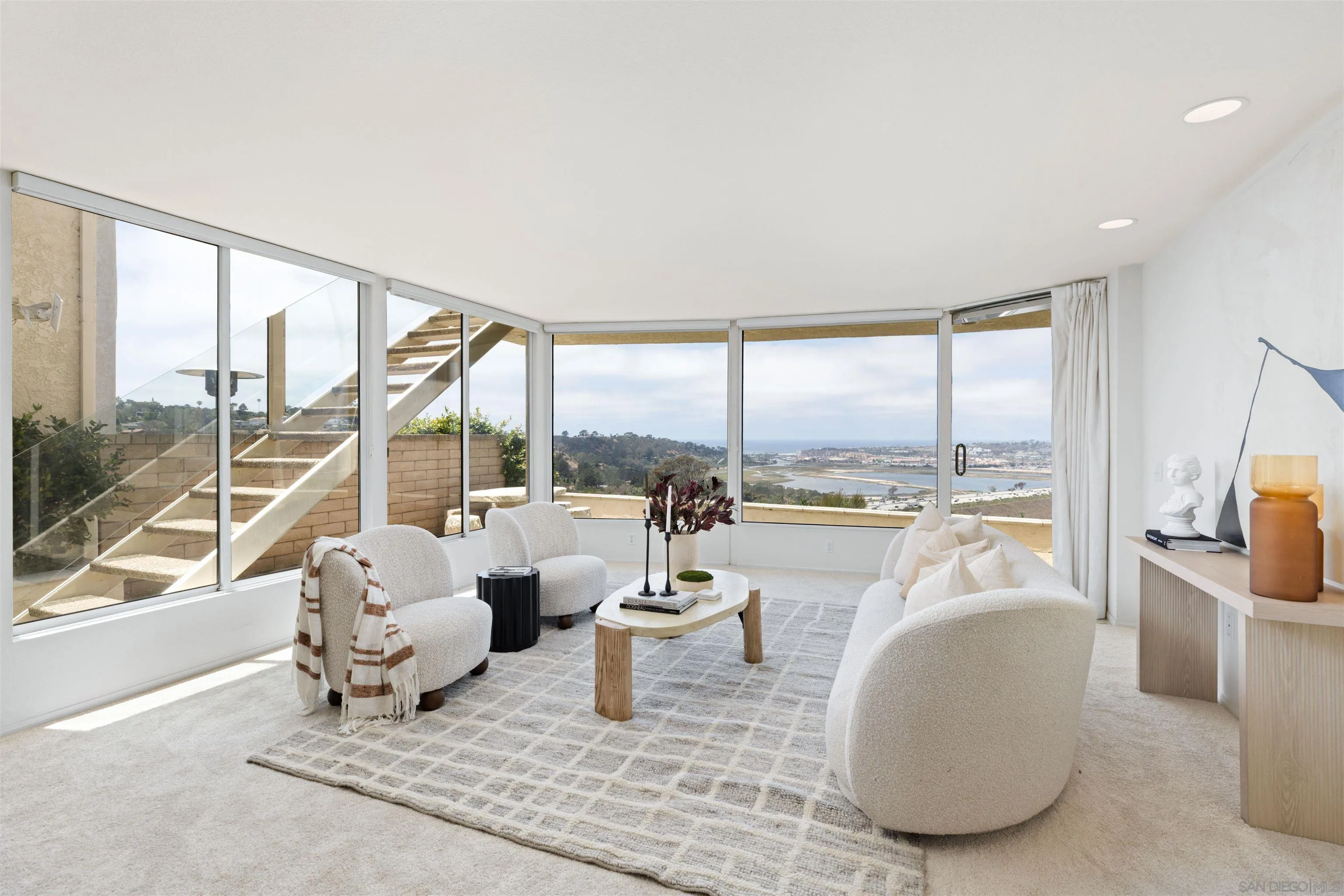 https://cdn.realtyfeed.com/cdn/127/260015103/d215eeab76db993e02260a621838afbc.webp