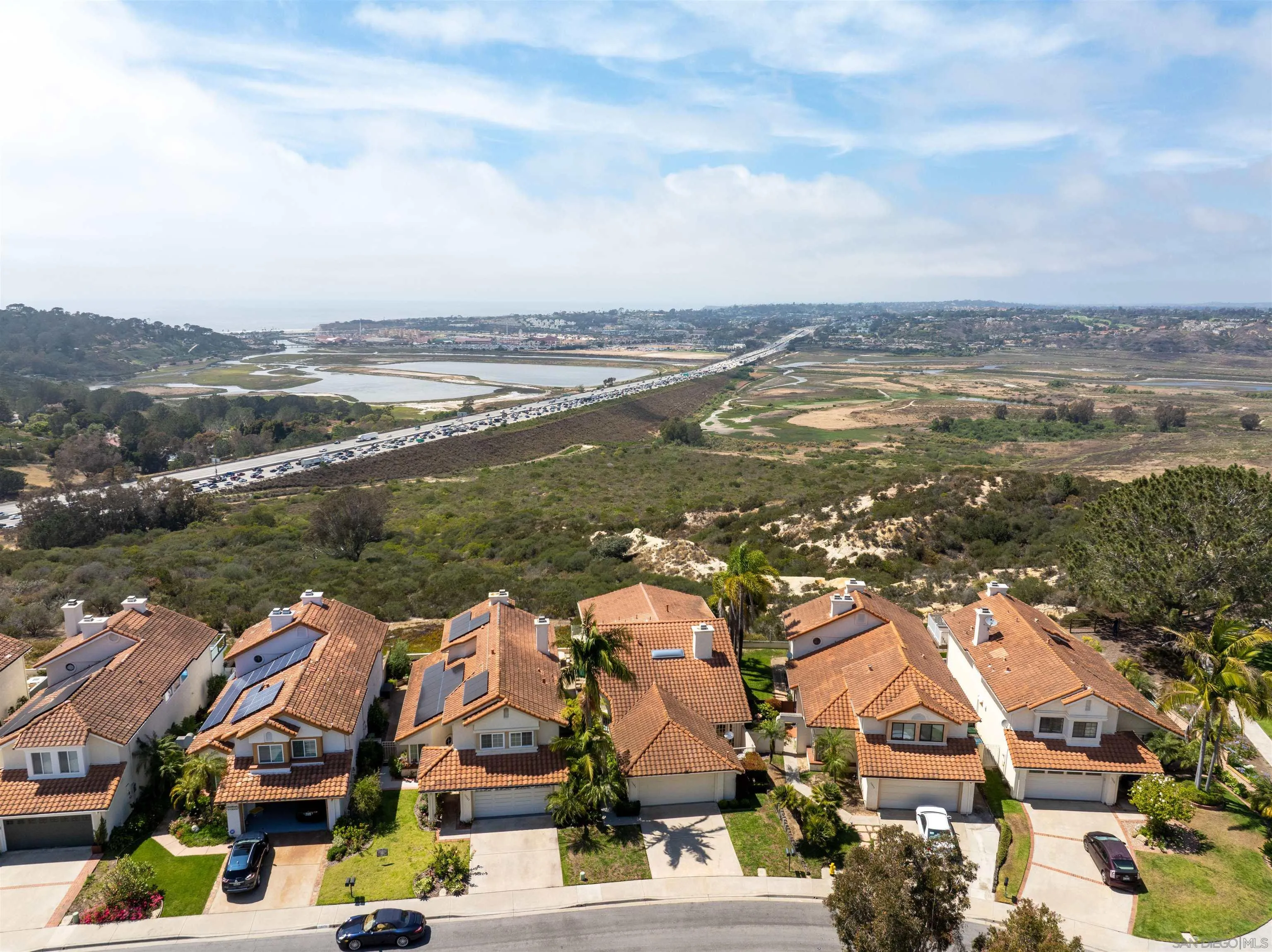 https://cdn.realtyfeed.com/cdn/127/260015103/d4ae75b5182c91f48ba1d944cd2e3e05.webp