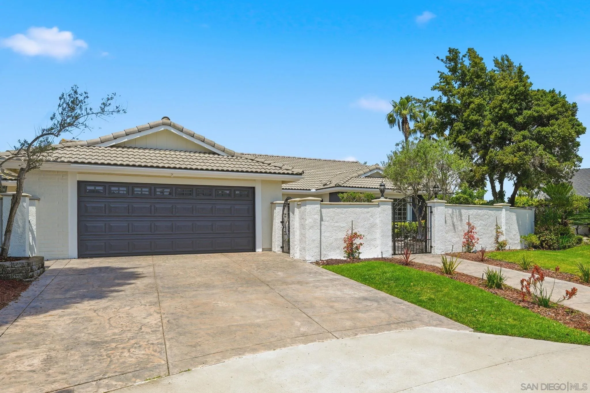https://cdn.realtyfeed.com/cdn/127/260015106/de0076ae4496fda708fe6673be3ba863.webp