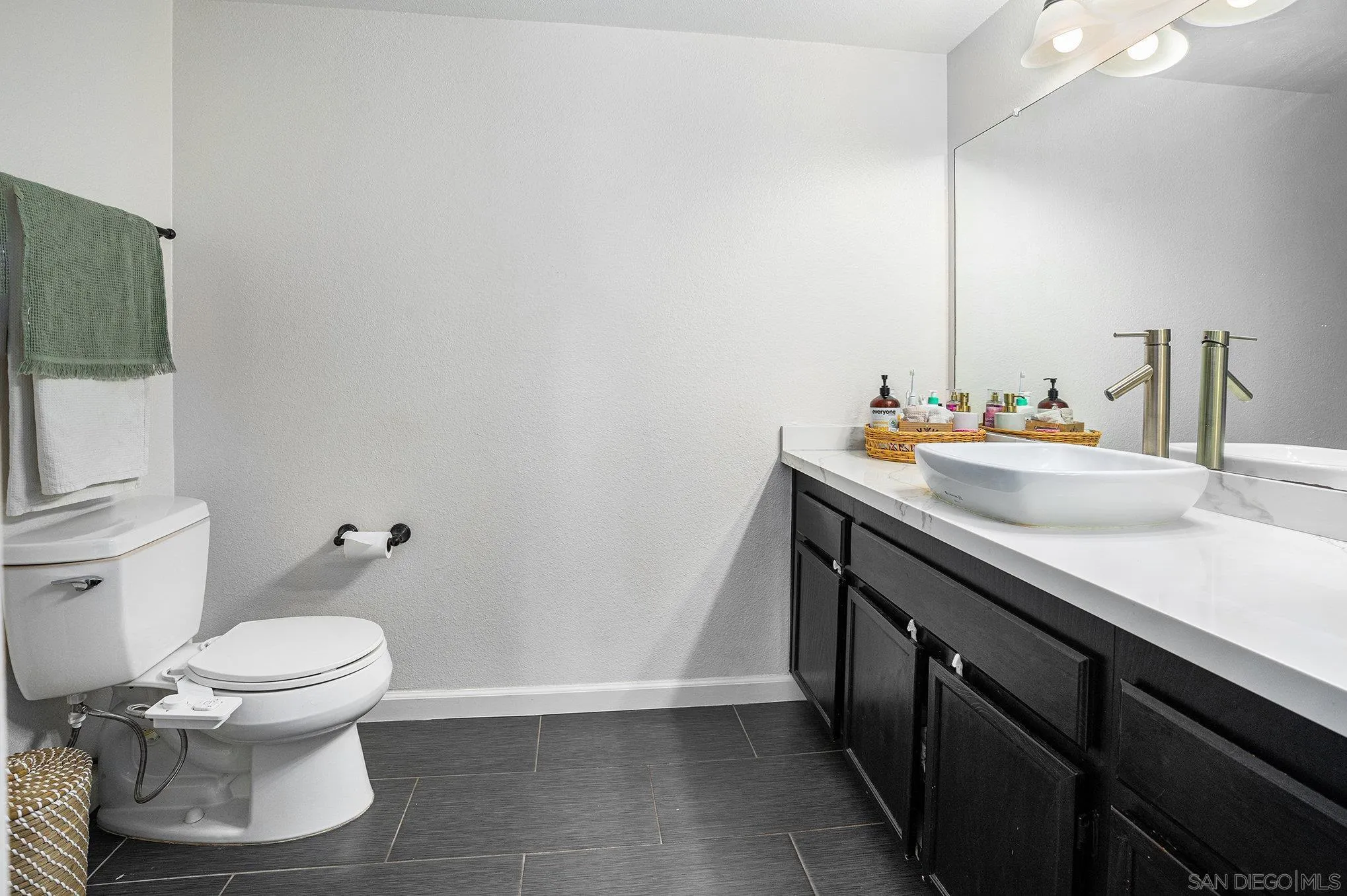 Photo #9: 260015107 Listing: Photo #9
