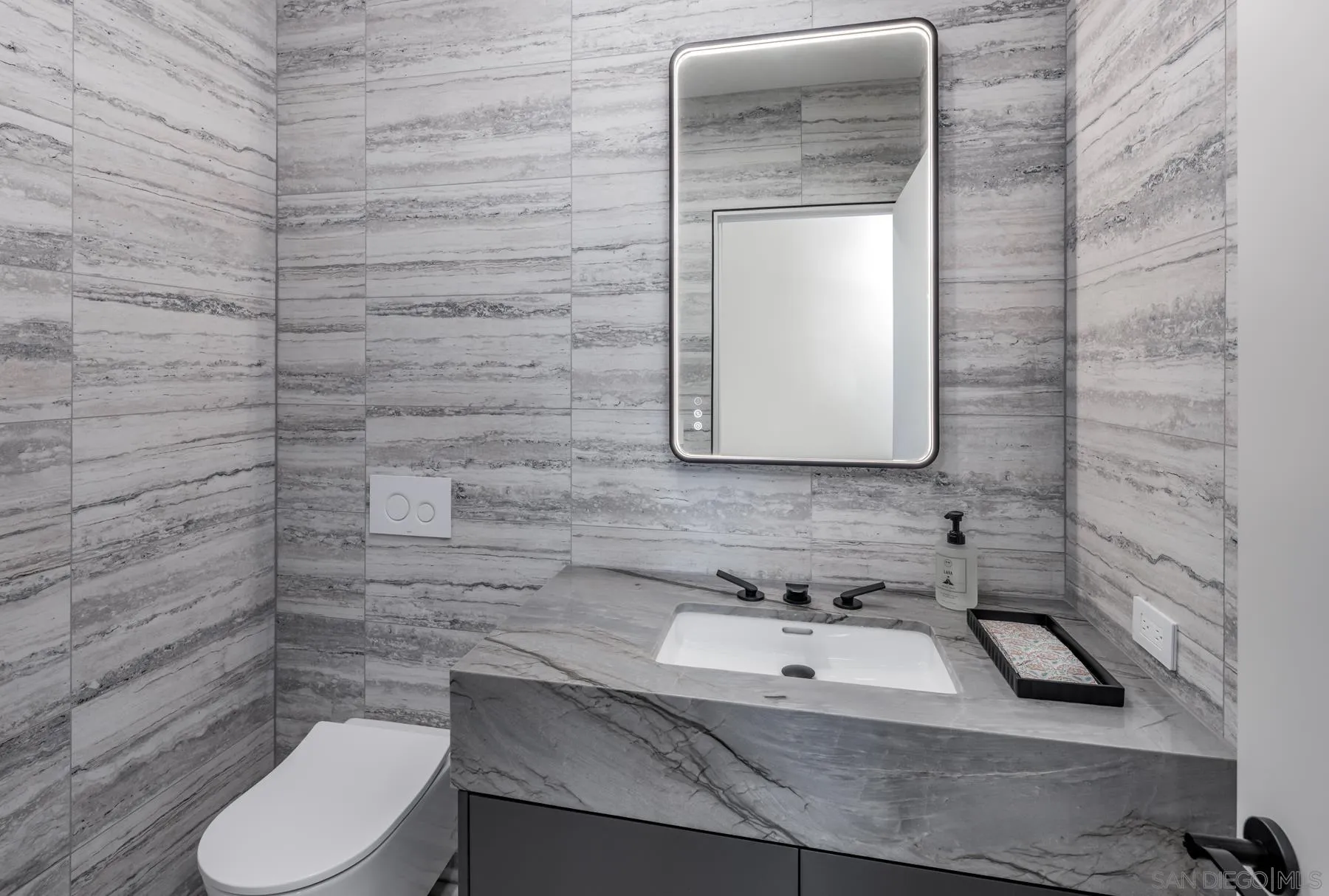 https://cdn.realtyfeed.com/cdn/127/260015108/0750dc45c0787a59557497ded43e3429.webp