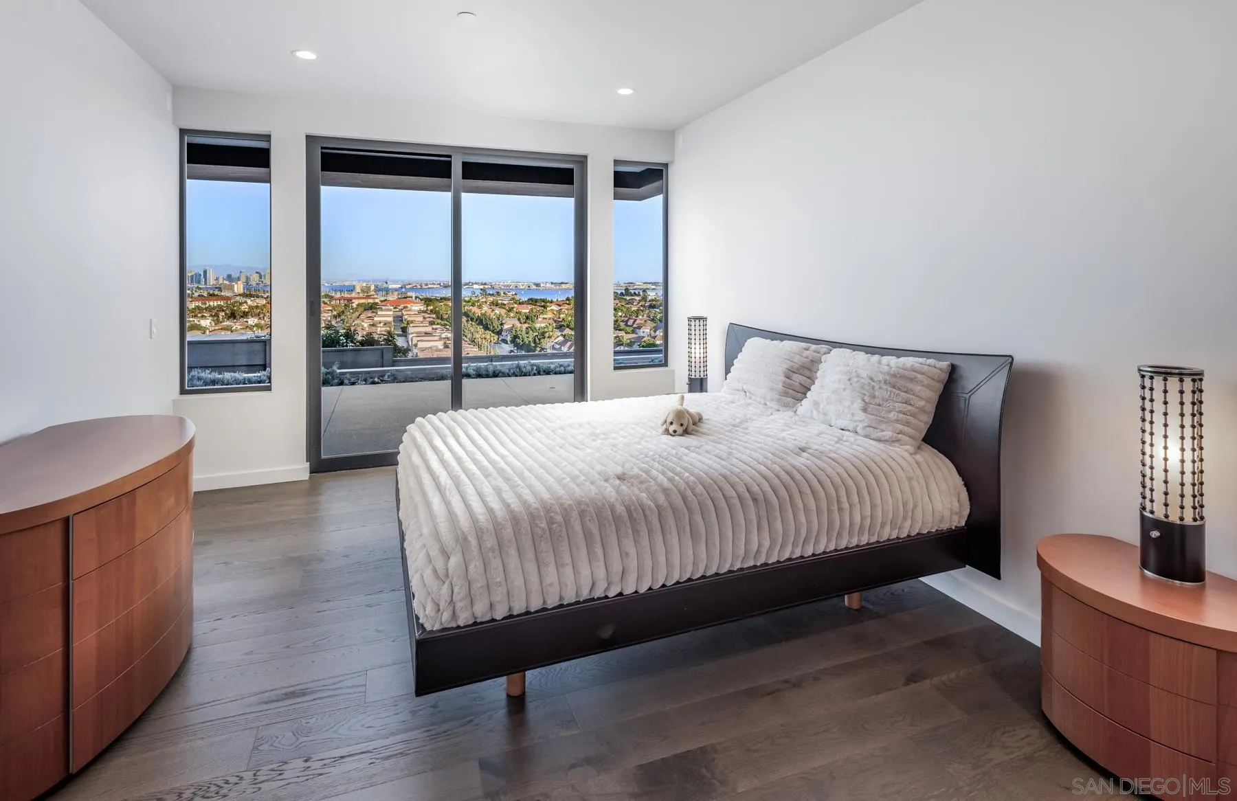 https://cdn.realtyfeed.com/cdn/127/260015108/24522c8e0246b4de3ecefe2fbeb6964b.webp