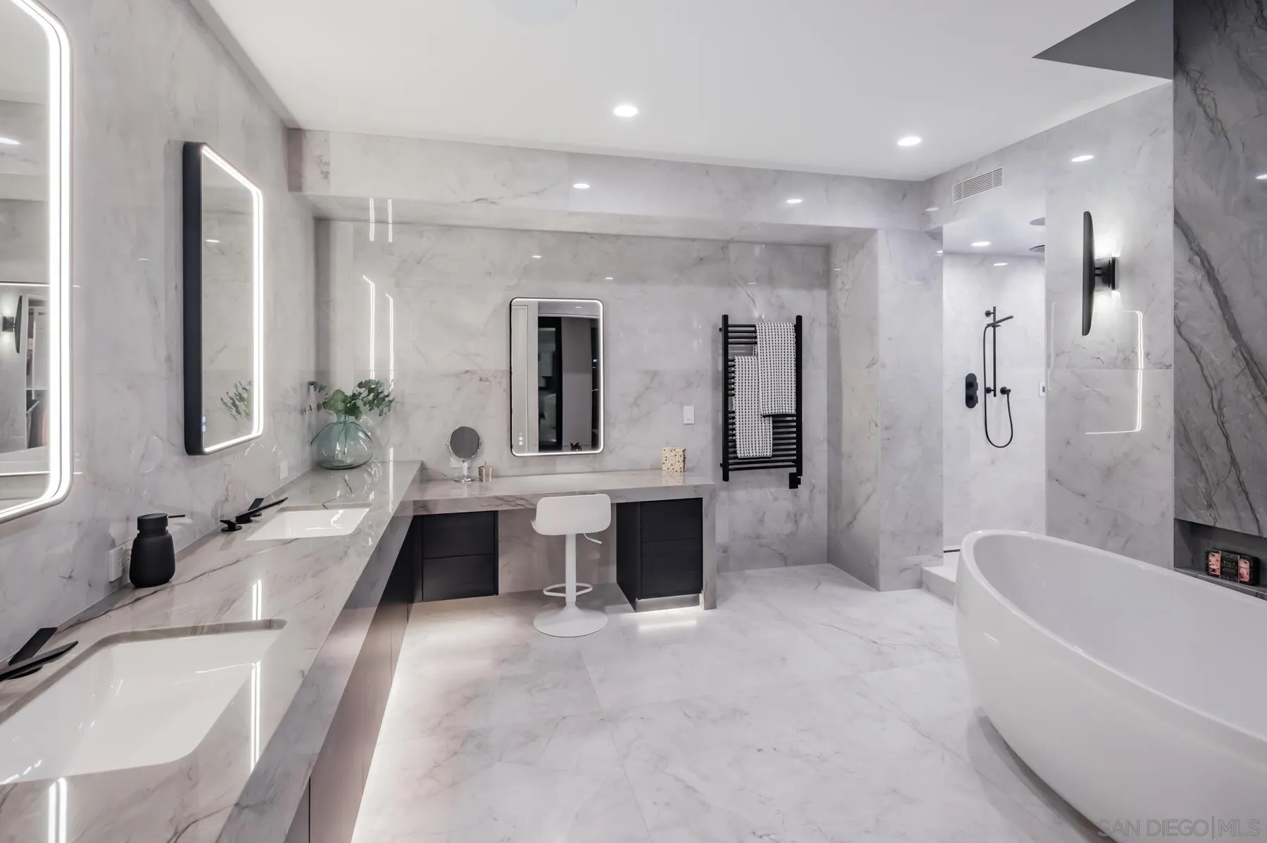 https://cdn.realtyfeed.com/cdn/127/260015108/713b4e16a270f4302df81d3de17c6548.webp
