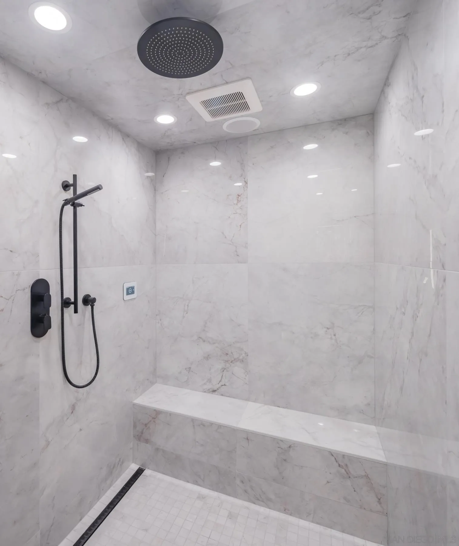 https://cdn.realtyfeed.com/cdn/127/260015108/76b41759246b52a4d21bcbc9b6f792d6.webp