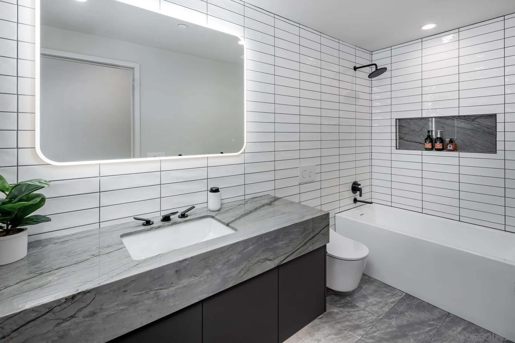 https://cdn.realtyfeed.com/cdn/127/260015108/8f6d4ba3edfe2a63b55901051a40bf9e.webp